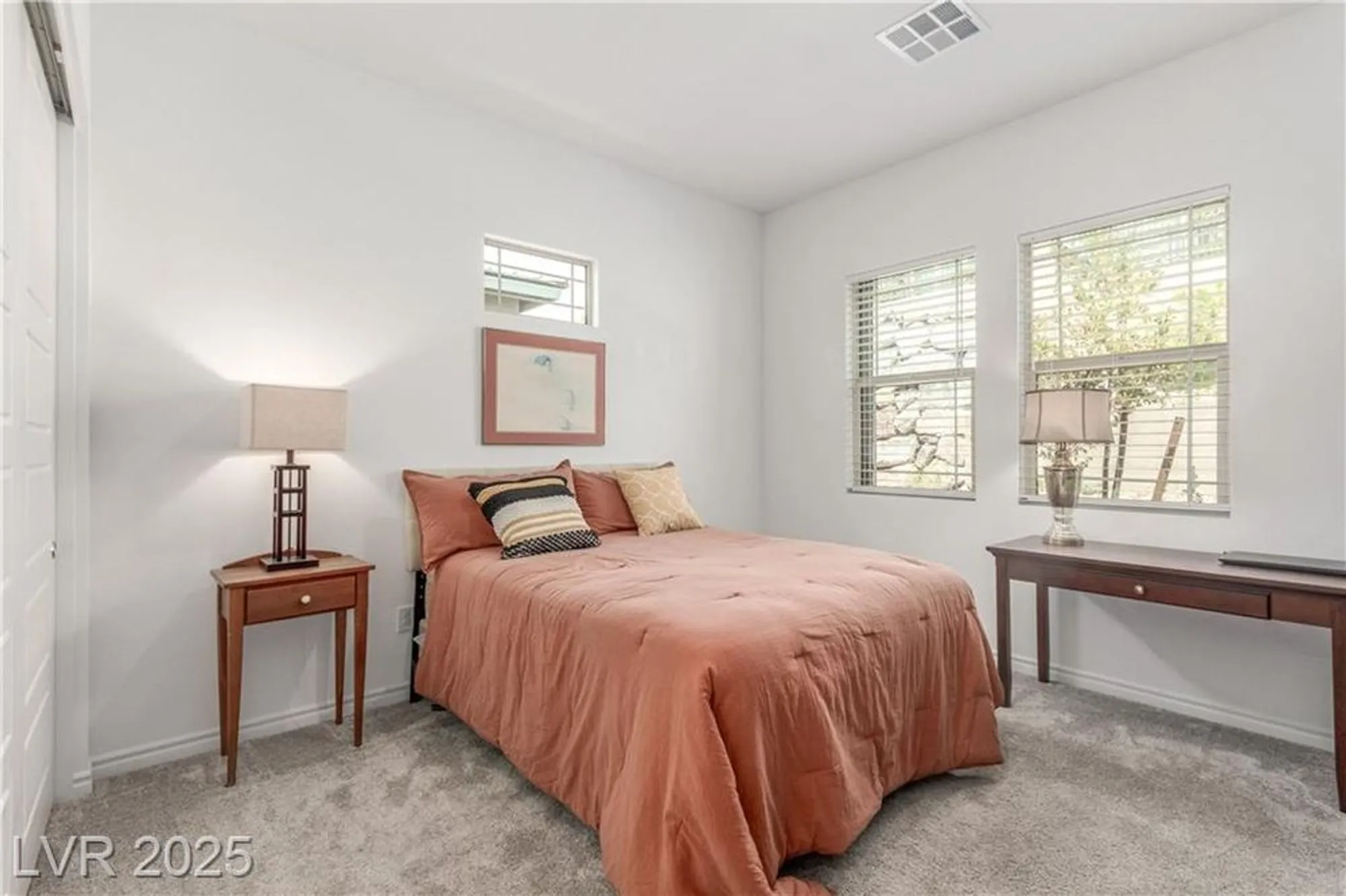 Property Slideshow image 21 of 43 | 905 belleforte ln, Las Vegas, NV, 89138