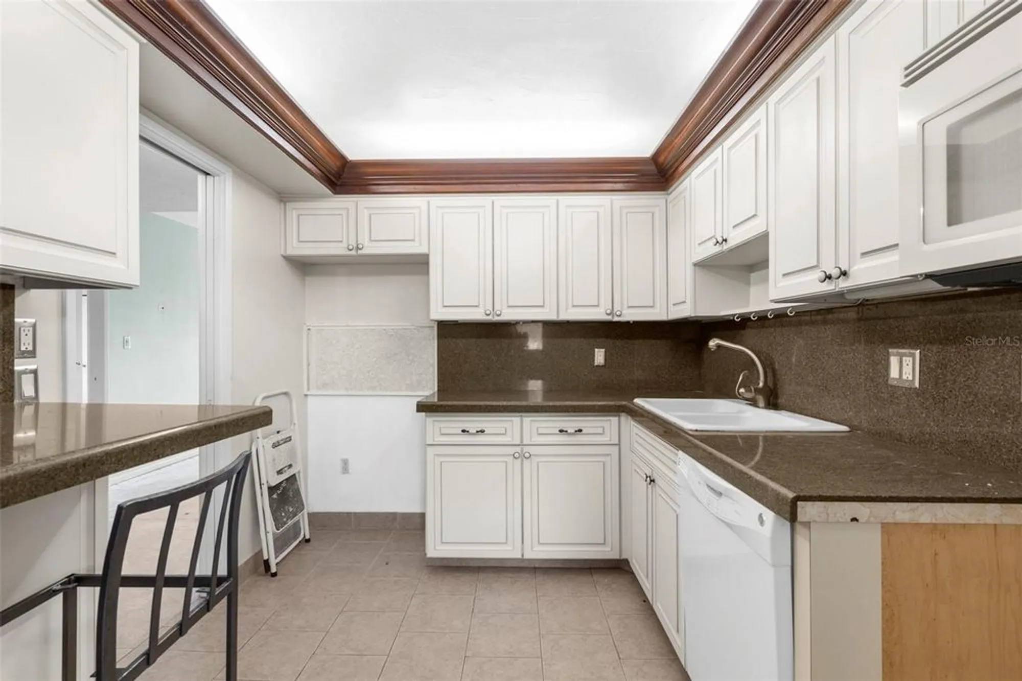 Property Slideshow image 13 of 23 | 7461 w country club dr 310, Sarasota, FL, 34243