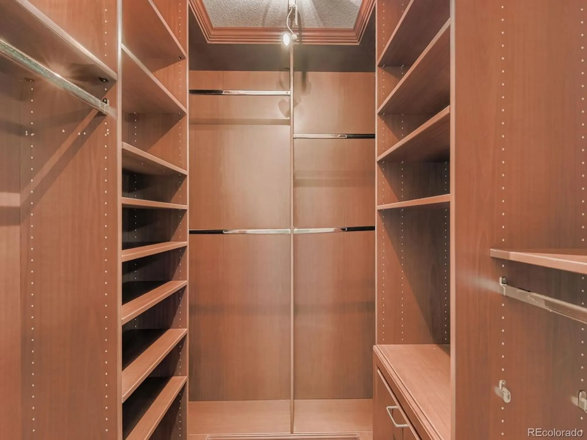 Property Slideshow image 19 of 37 | 2712 w greens pl, Littleton, CO, 80123