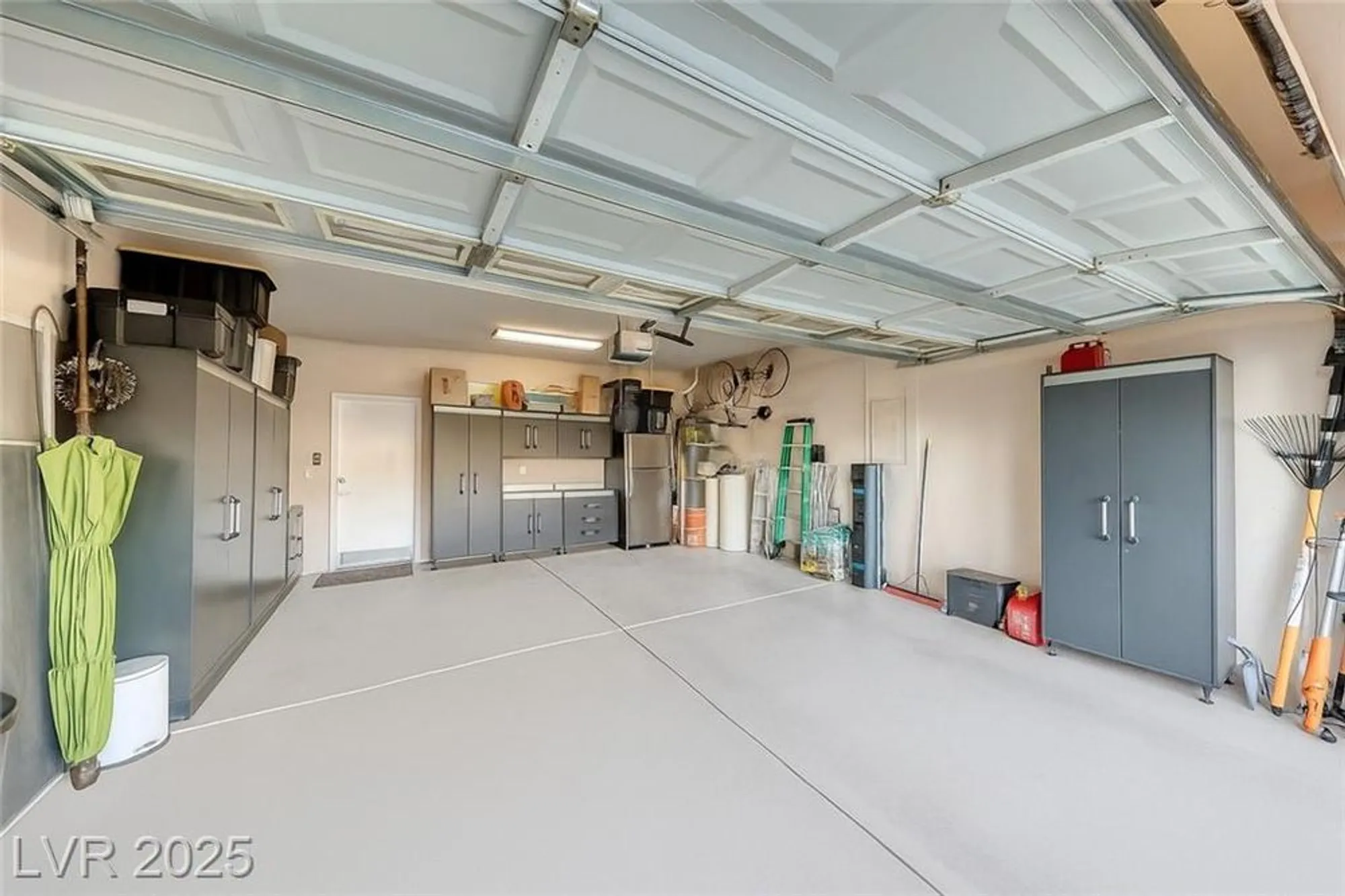 Property Slideshow image 40 of 66 | 2470 bedford park dr, Henderson, NV, 89052