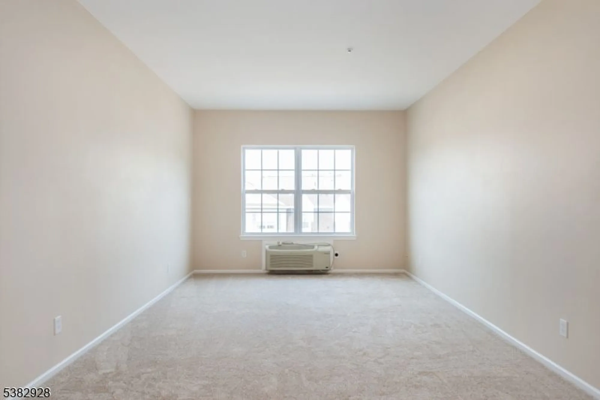 Property Slideshow image 4 of 31 | 9302 richmond rd # 302, West Milford, NJ, 07480