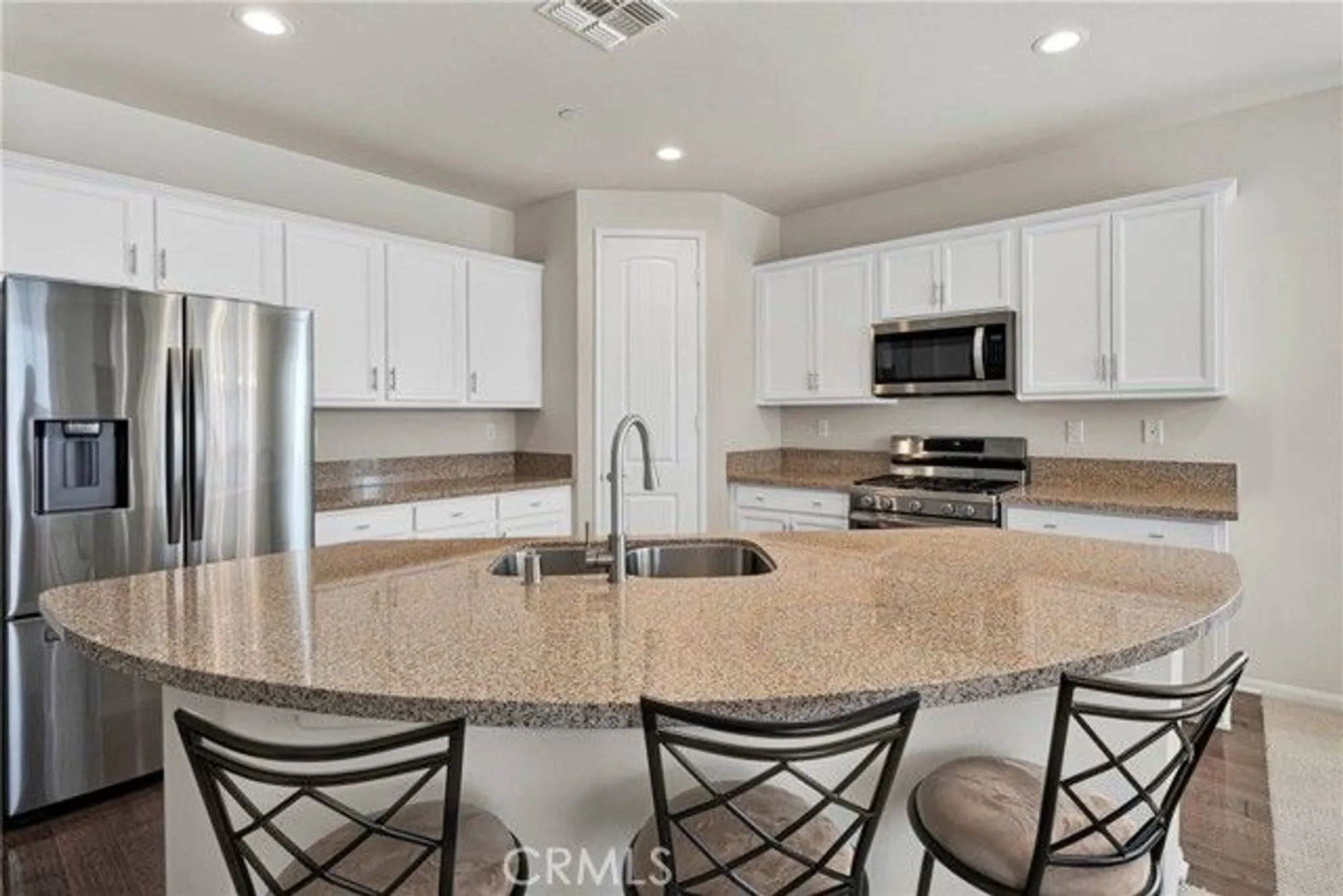 Property Slideshow image 11 of 46 | 18935 lariat st, Apple Valley, CA, 92308