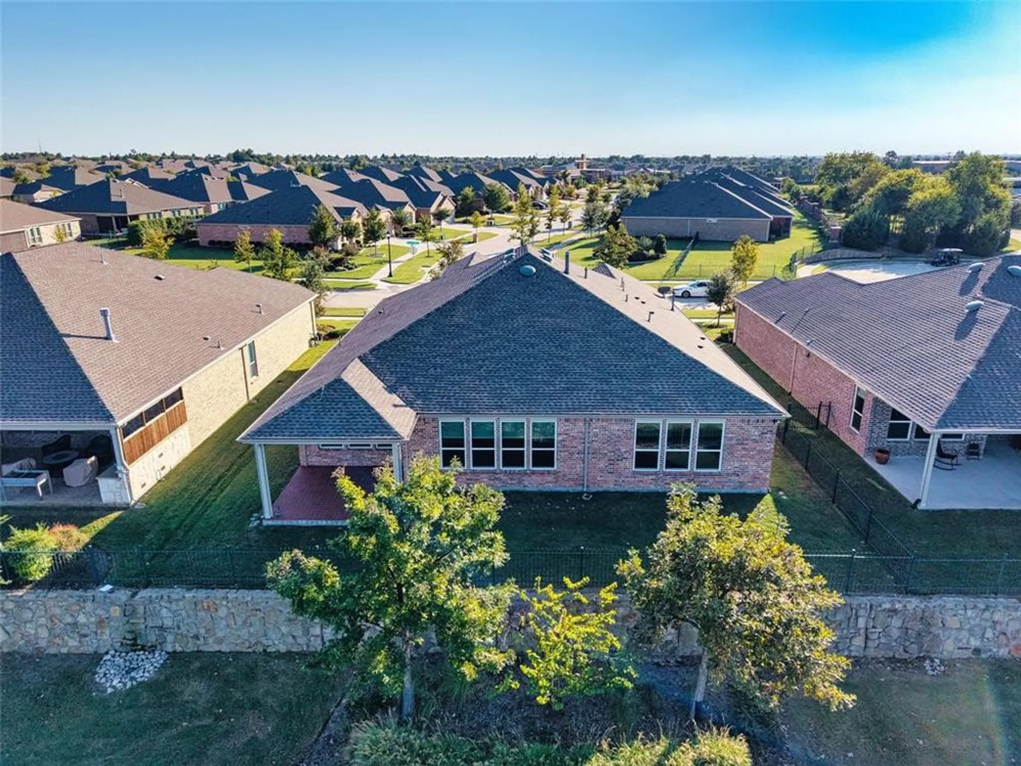 Property Slideshow image 28 of 38 | 2112 vista creek dr, Frisco, TX, 75036