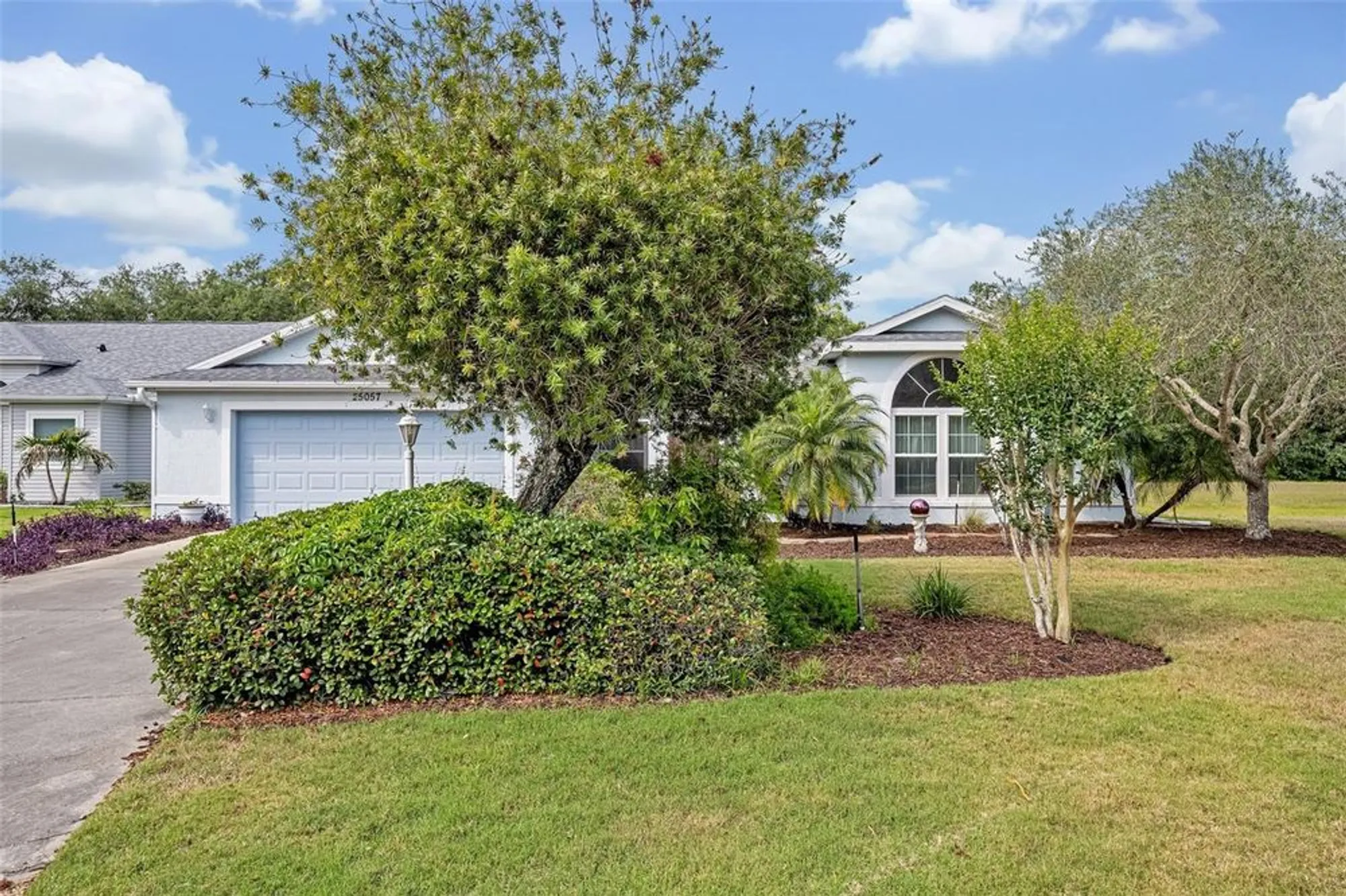 Property Slideshow image 4 of 52 | 25057 riverwalk dr, Leesburg, FL, 34748