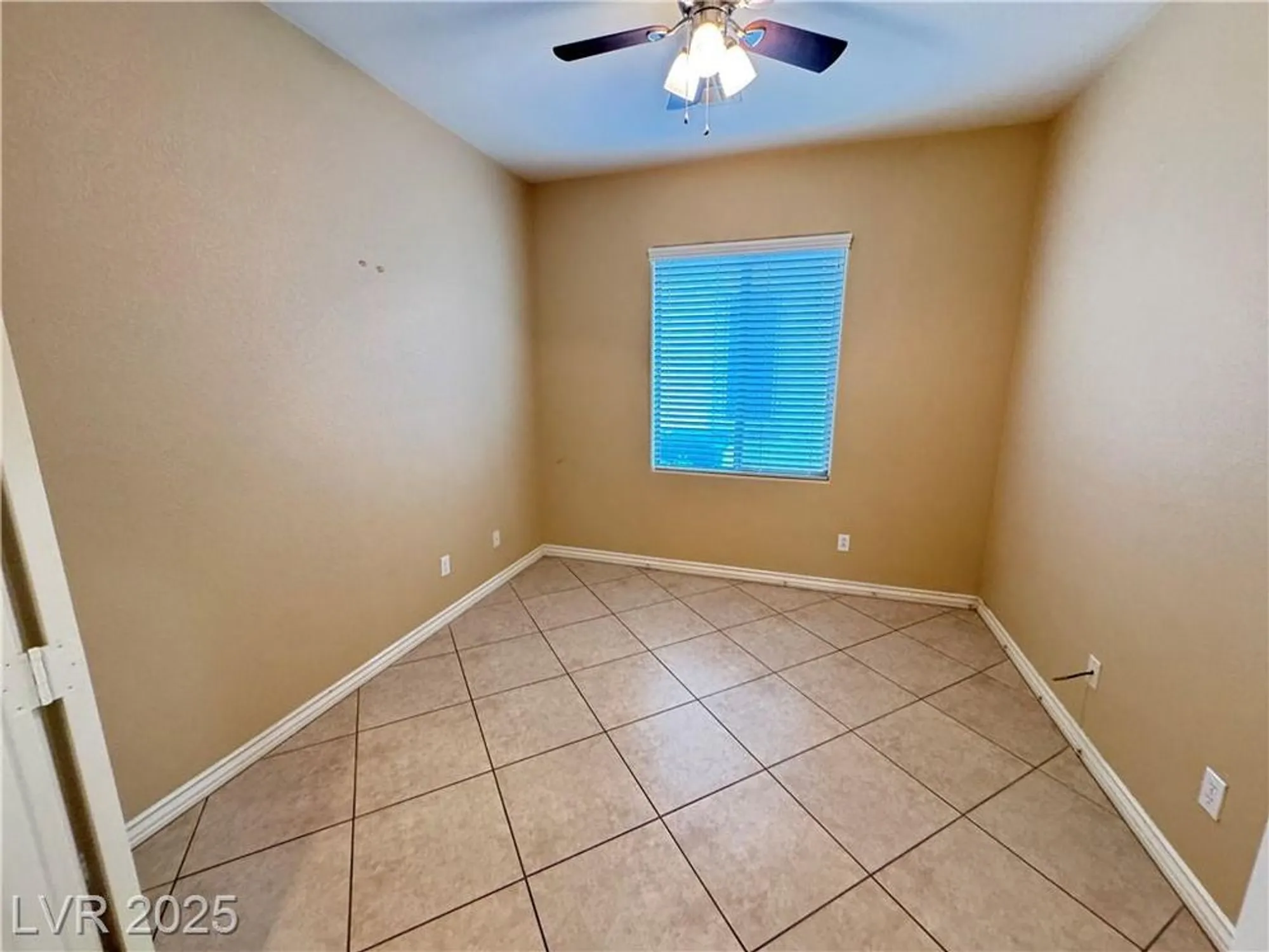 Property Slideshow image 21 of 64 | 5913 saratoga reserve st, North Las Vegas, NV, 89081