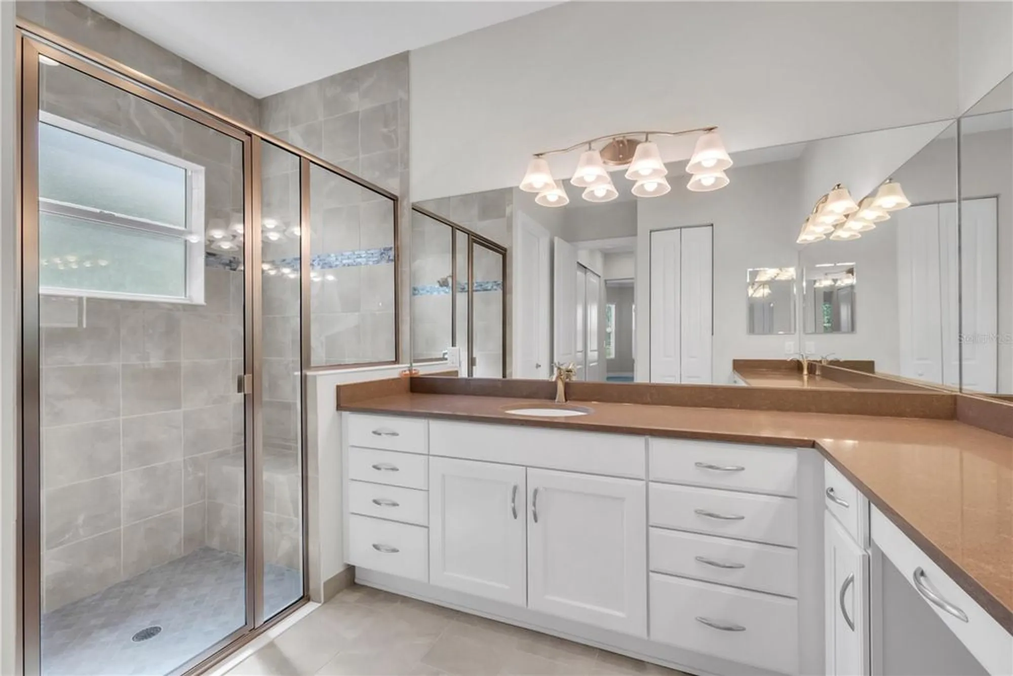 Property Slideshow image 23 of 51 | 4948 grand banks dr, Wimauma, FL, 33598