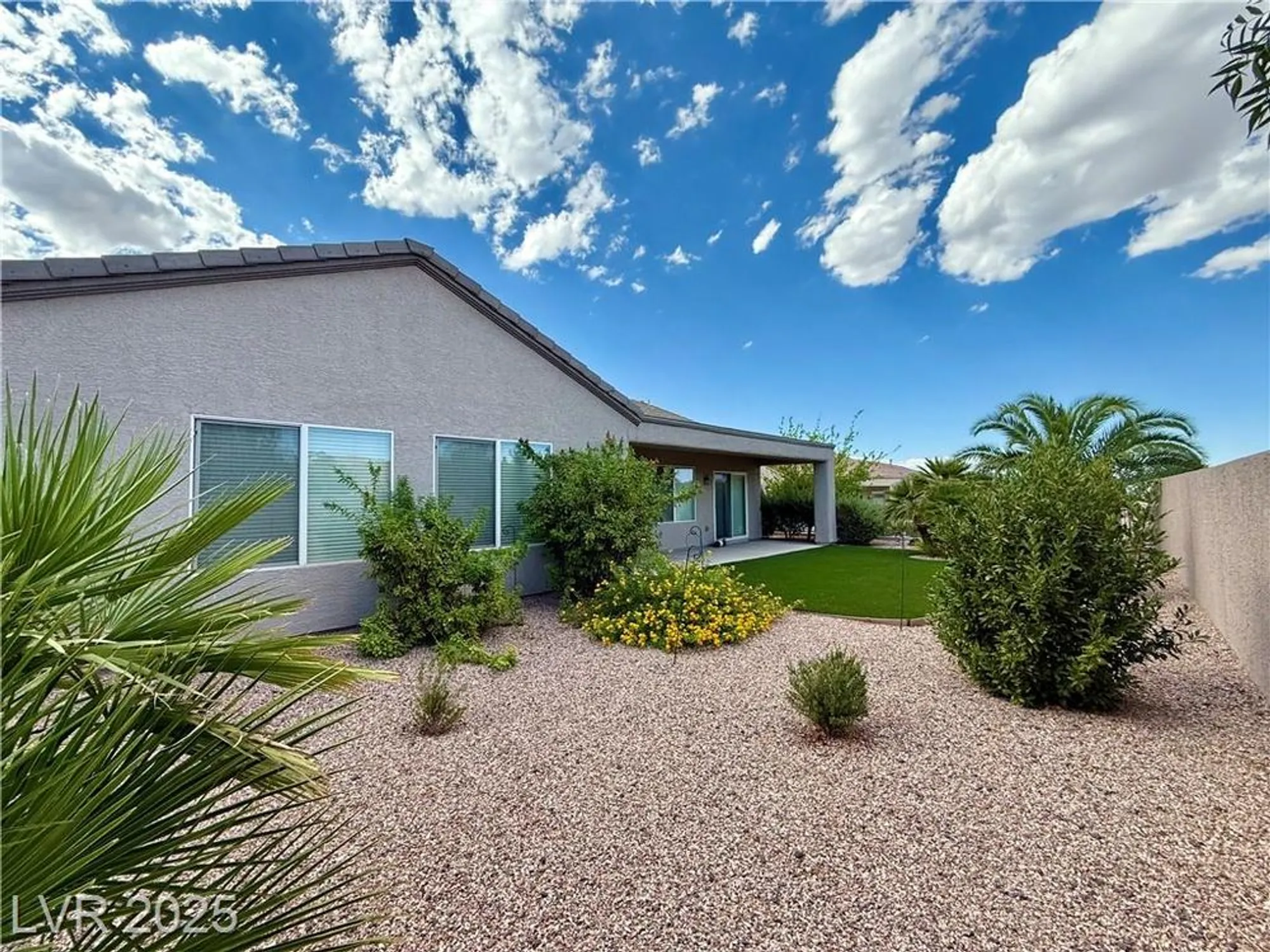 Property Slideshow image 43 of 56 | 2218 sandstone cliffs dr, Henderson, NV, 89044