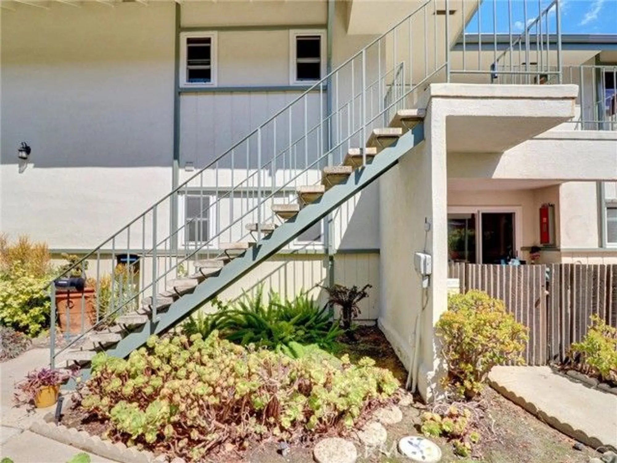 Property Slideshow image 4 of 41 | 22627 nadine cir b, Torrance, CA, 90505