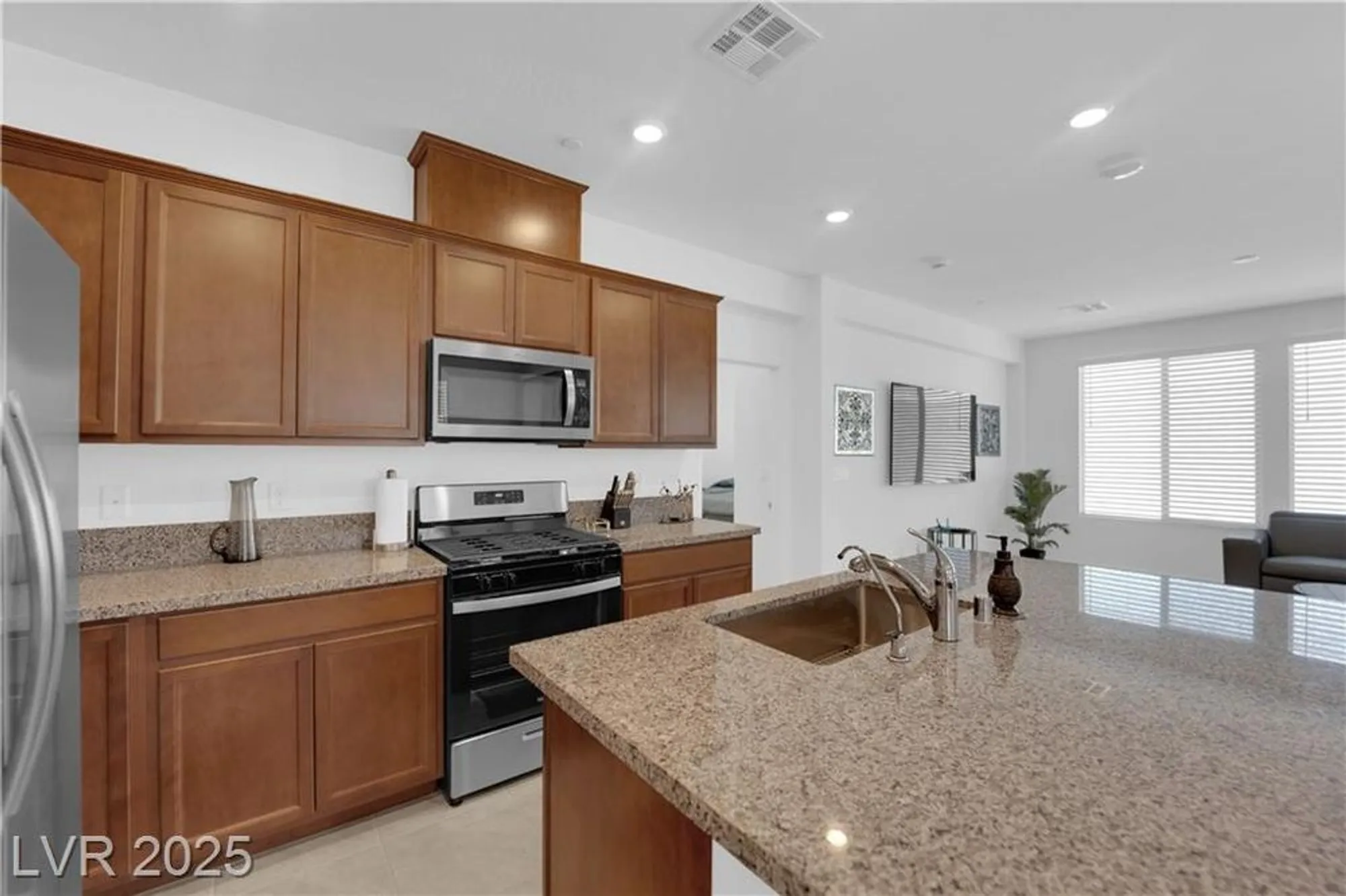Property Slideshow image 10 of 43 | 10151 carmine clay dr, Las Vegas, NV, 89143
