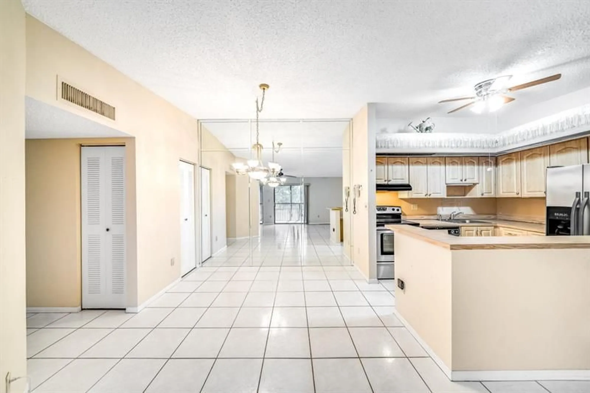 Property Slideshow image 12 of 30 | 9933 n belfort cir 201, Tamarac, FL, 33321