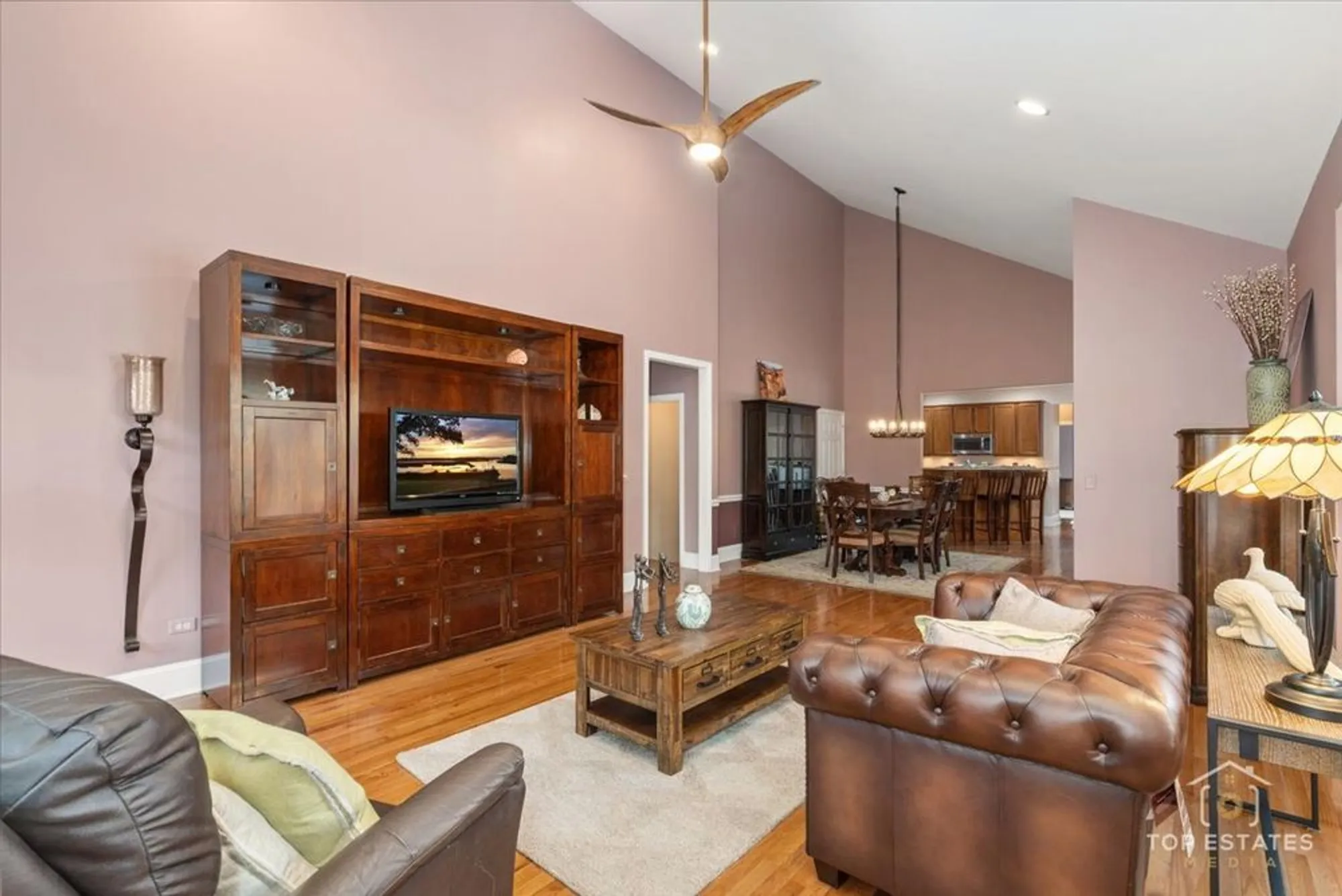 Property Slideshow image 10 of 43 | 1039 riviera dr # 1039, Elgin, IL, 60124