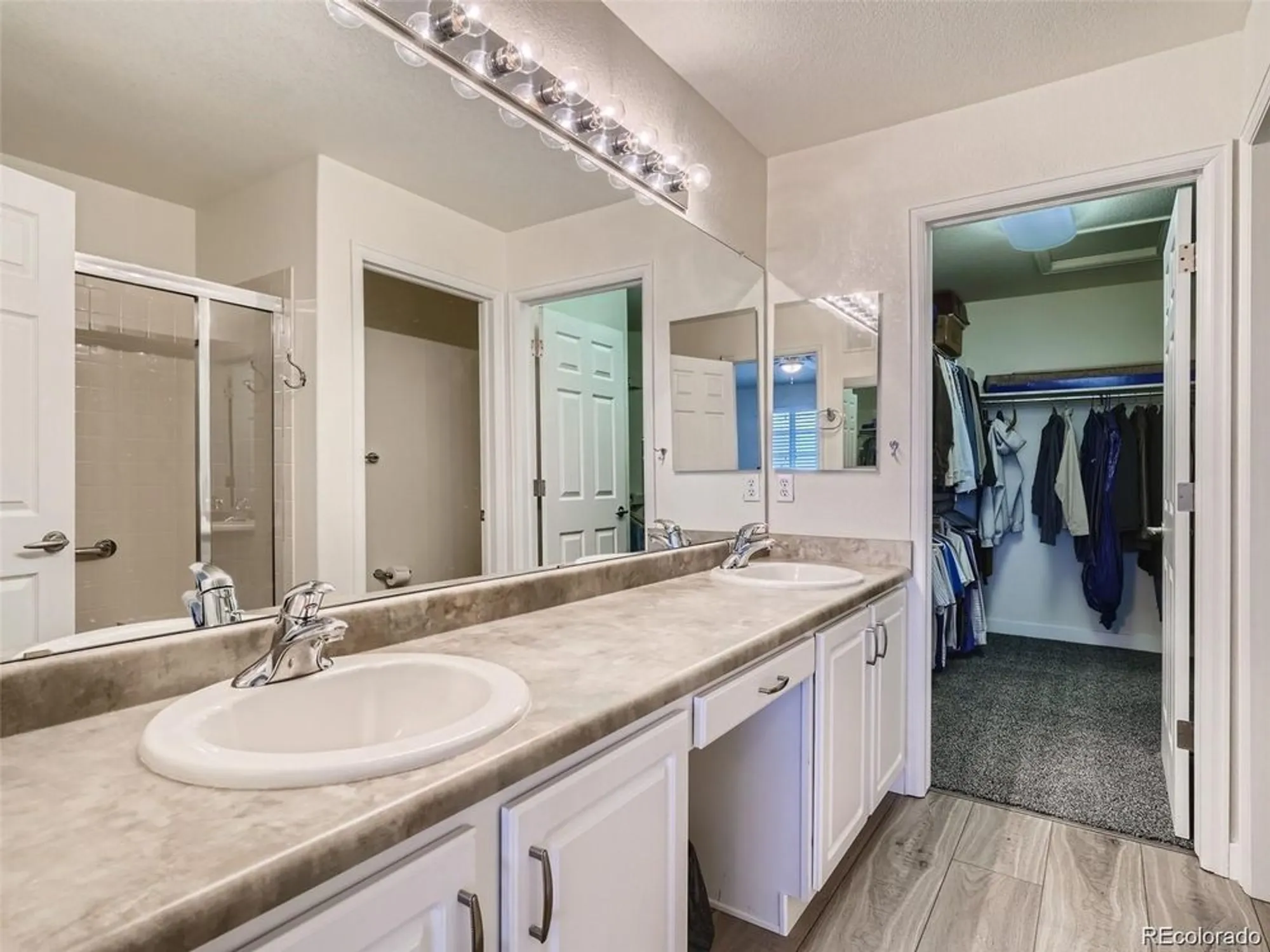 Property Slideshow image 18 of 22 | 21931 e canyon pl, Aurora, CO, 80016