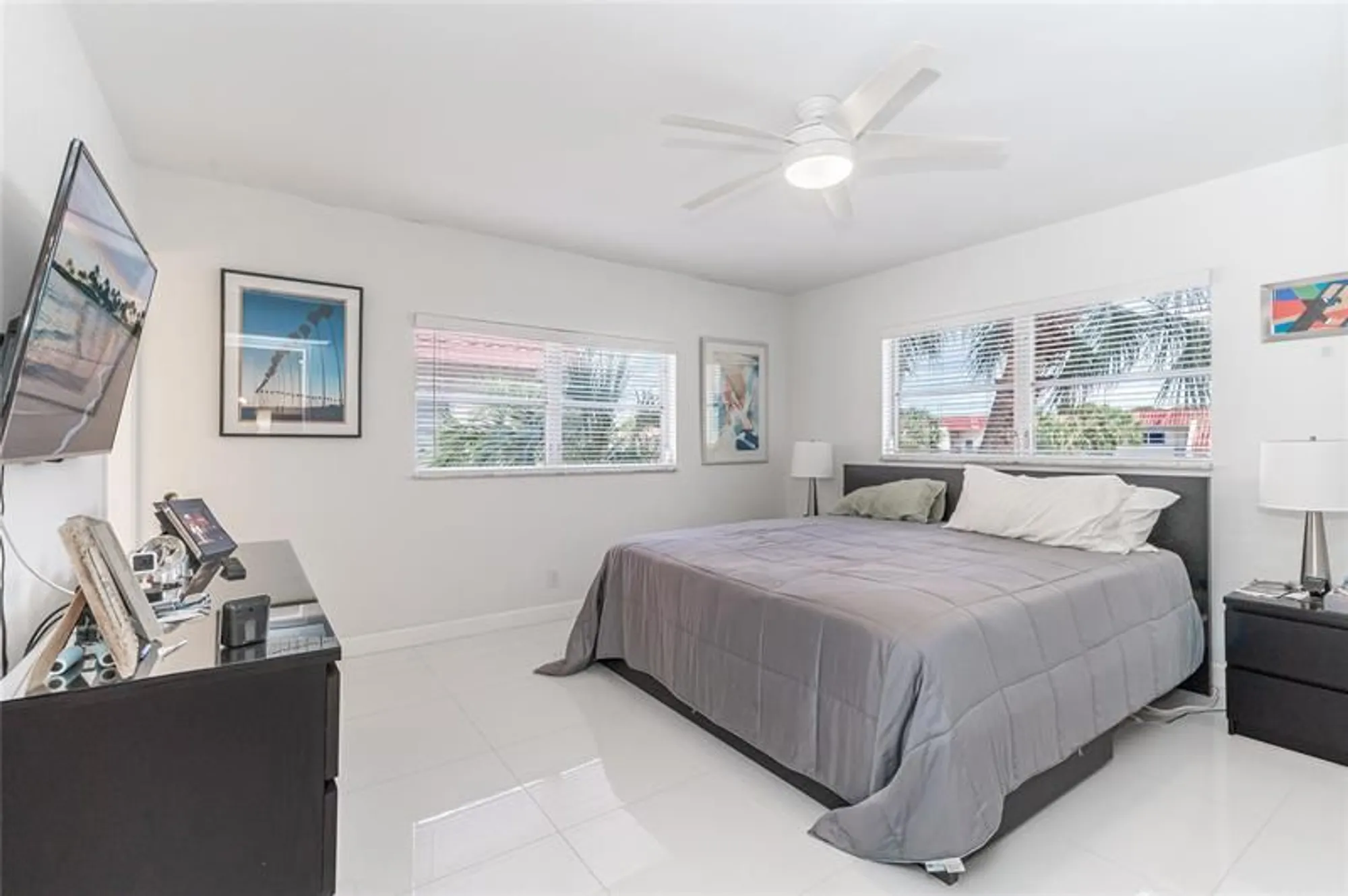 Property Slideshow image 7 of 76 | 811 s hollybrook dr 301, Pembroke Pines, FL, 33025