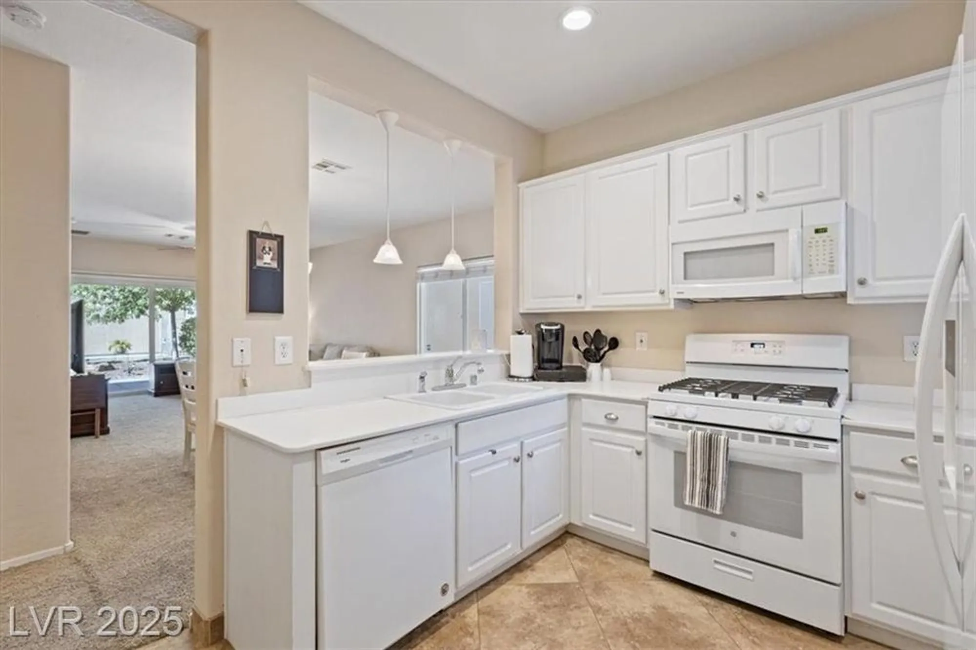 Property Slideshow image 8 of 25 | 7945 woodlark ct, North Las Vegas, NV, 89084
