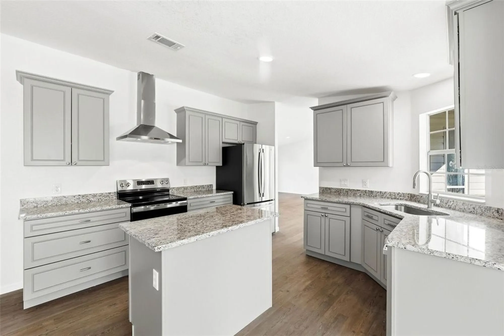 Property Slideshow image 2 of 38 | 5180 lexington cir, Wildwood, FL, 34785