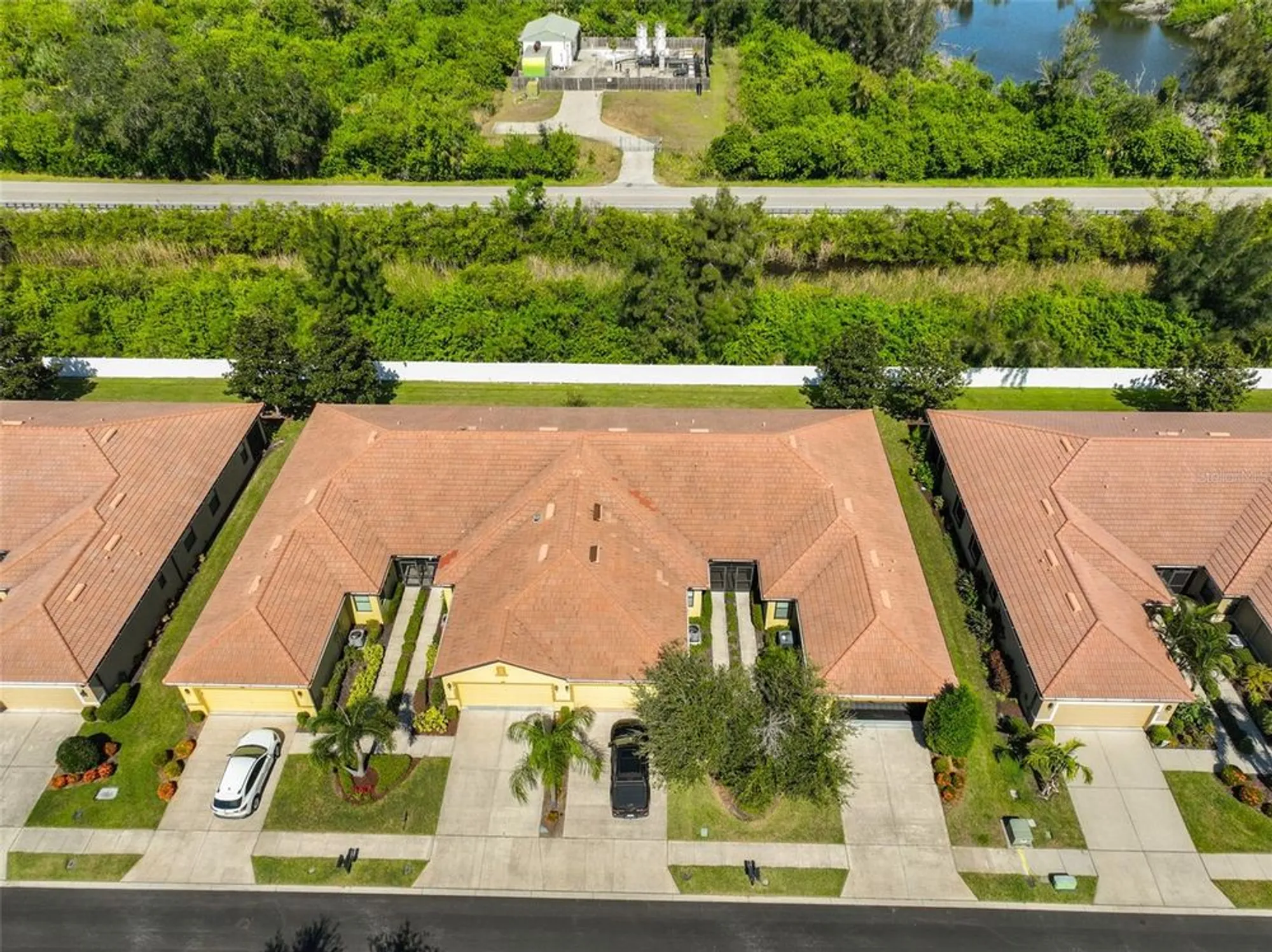 Property Slideshow image 3 of 70 | 329 bluewater falls ct, Apollo Beach, FL, 33572