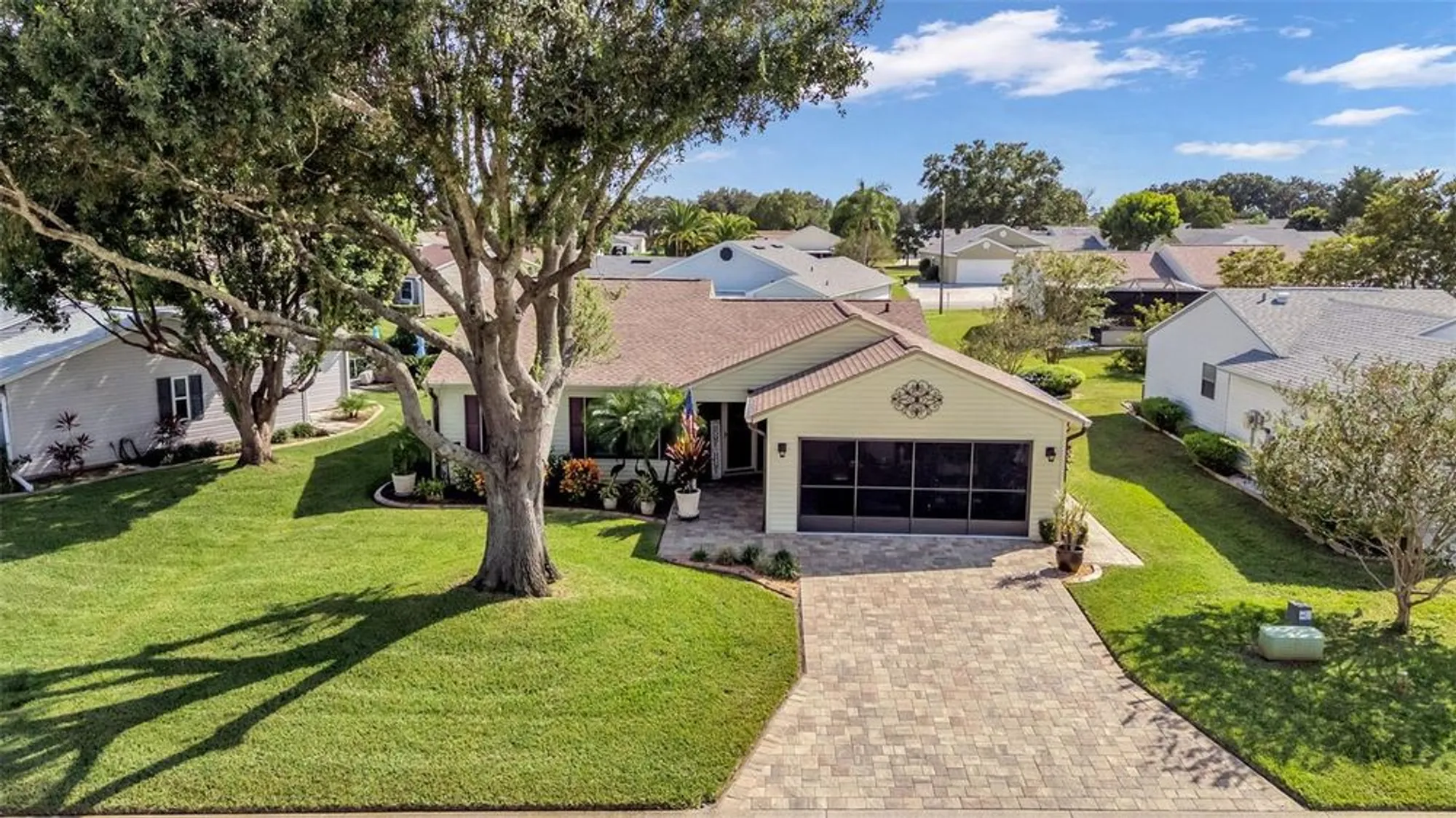 Property Slideshow image 3 of 81 | 6096 kittiwake dr, Lakeland, FL, 33809