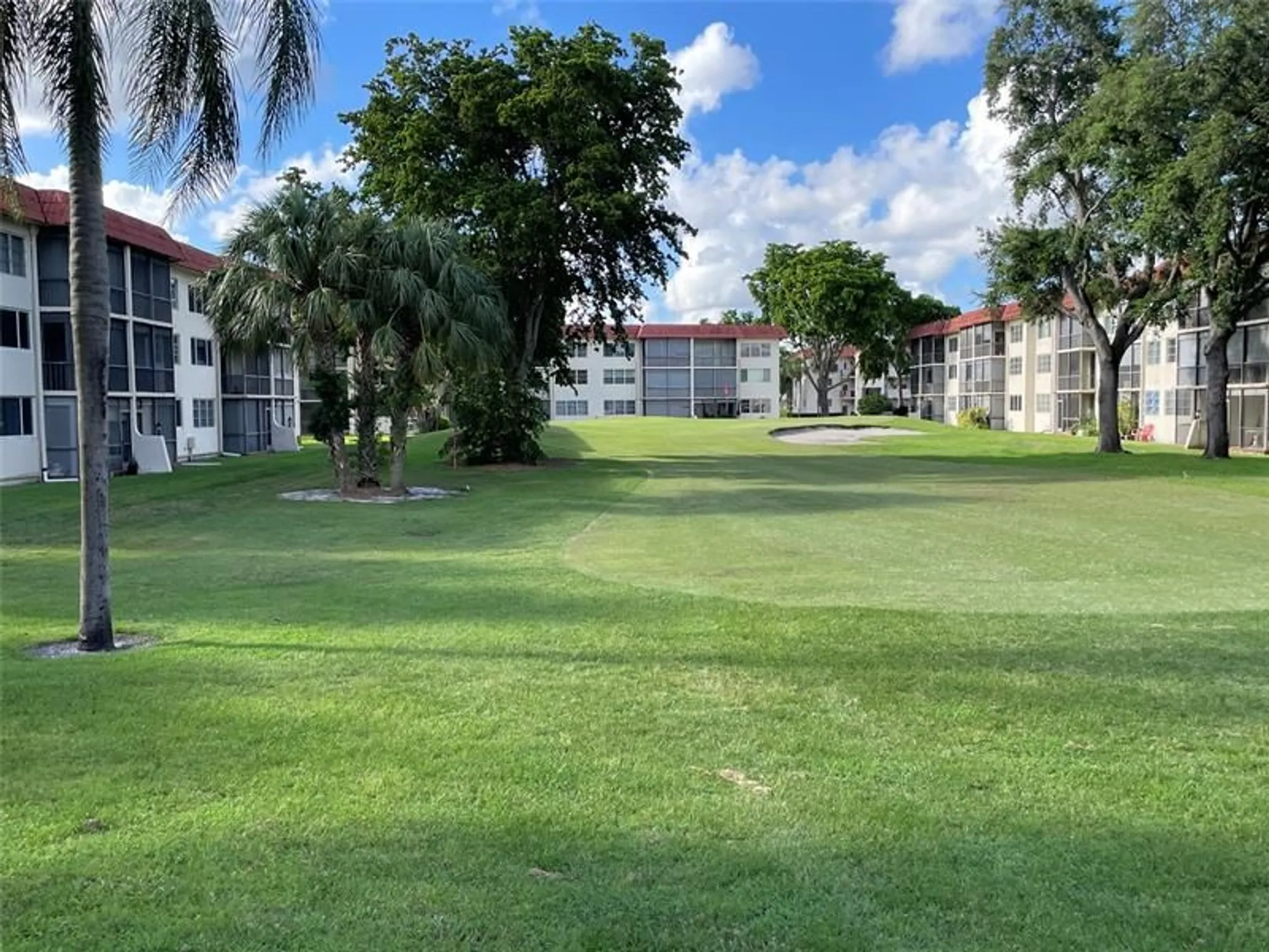 Property Slideshow image 3 of 53 | 8962 s hollybrook blvd 308, Pembroke Pines, FL, 33025