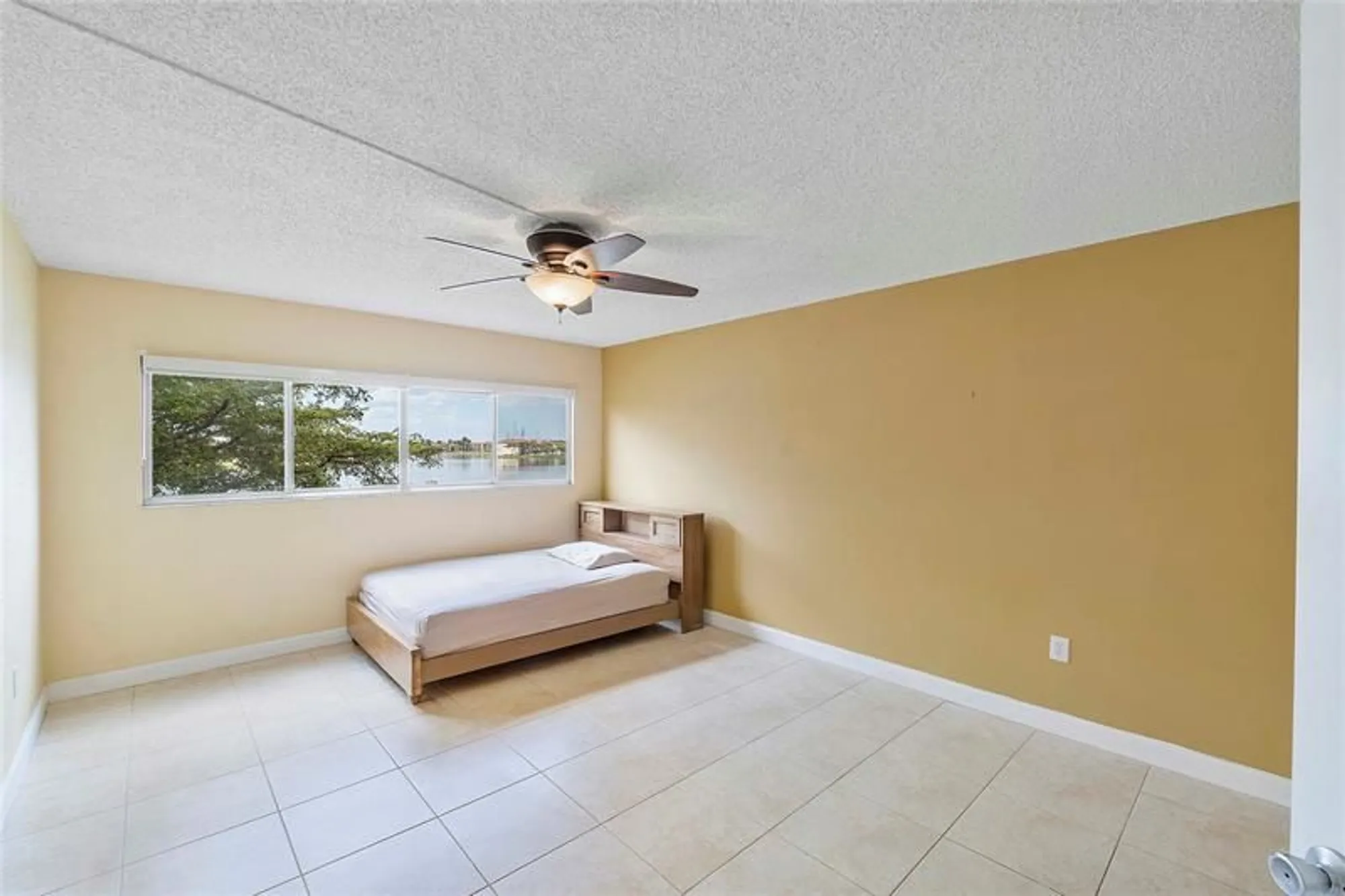 Property Slideshow image 14 of 44 | 13355 sw 16th ct 313e, Pembroke Pines, FL, 33027