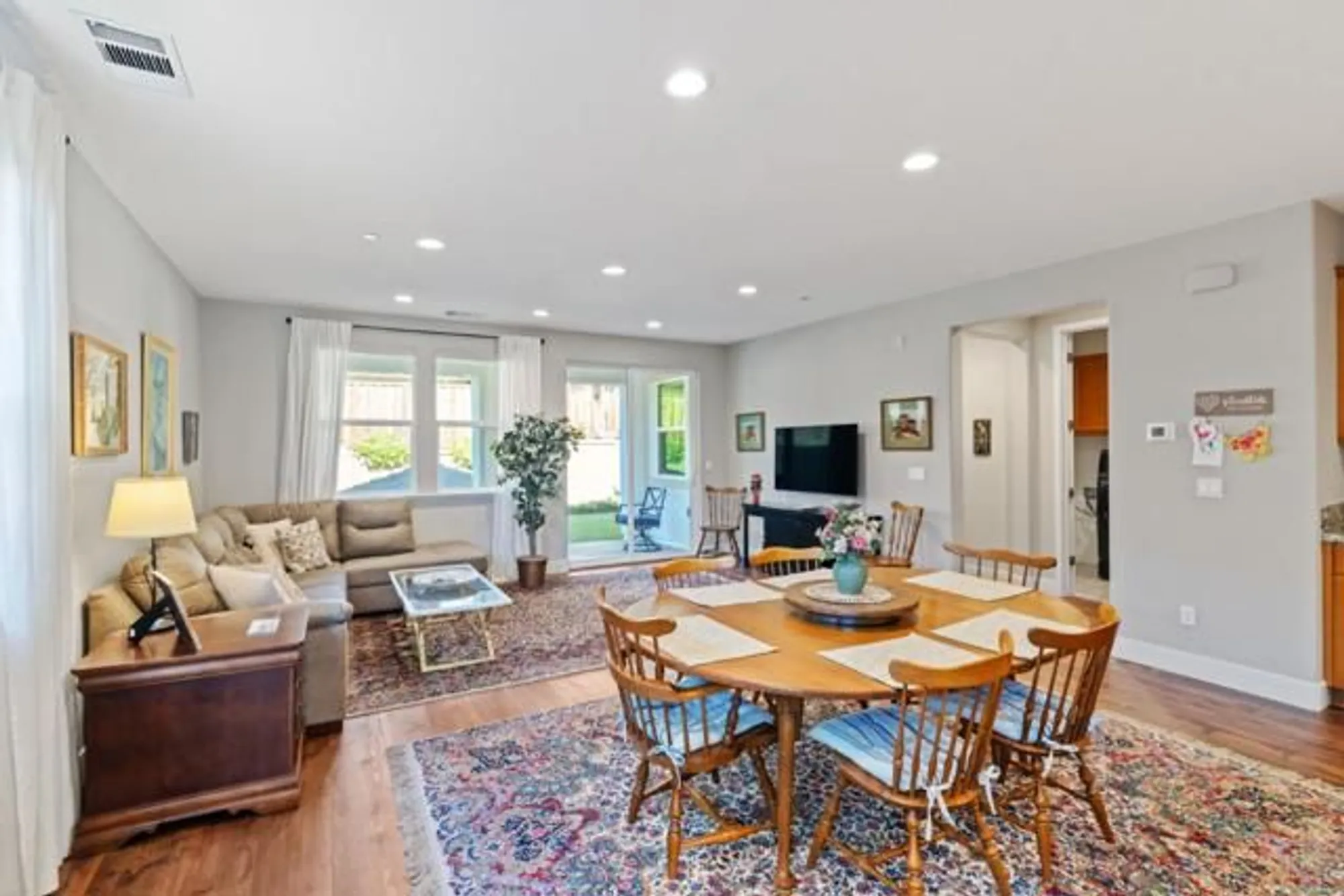 Property Slideshow image 21 of 63 | 1110 mcclellan st, Hollister, CA, 95023