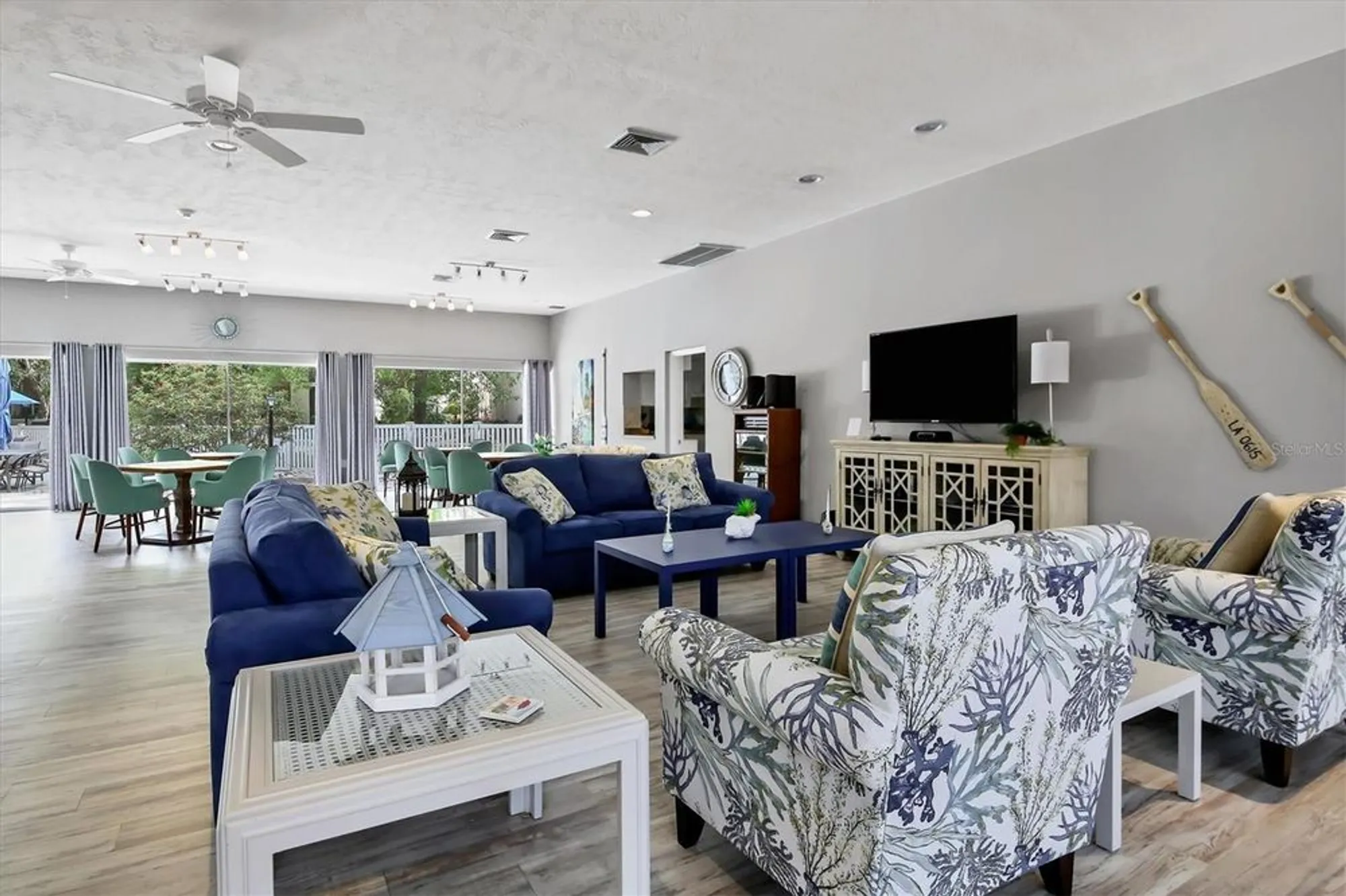 Property Slideshow image 37 of 64 | 2446 clubhouse cir unit 202, Sarasota, FL, 34232