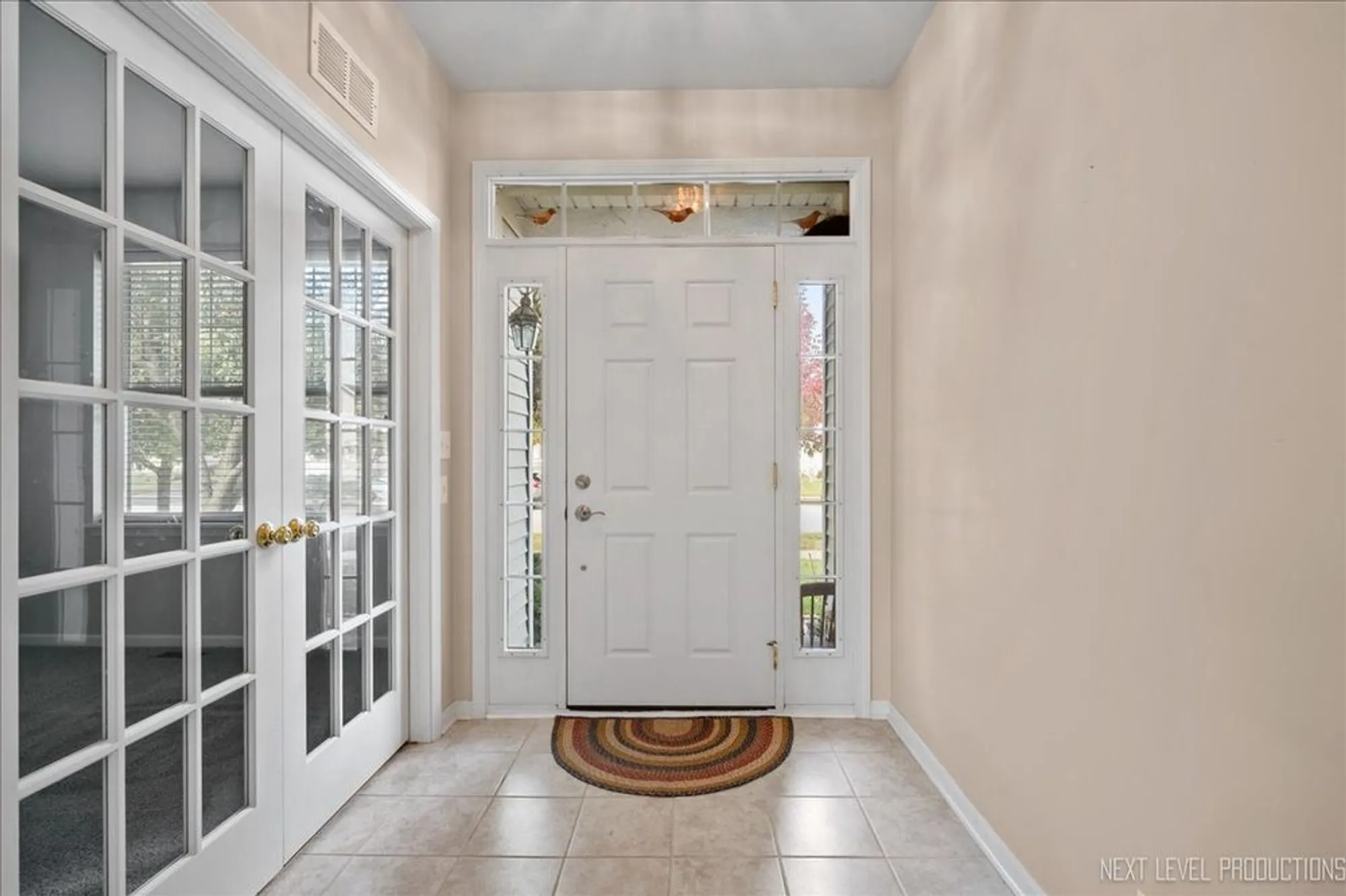 Property Slideshow image 3 of 29 | 712 bohannon cir, Oswego, IL, 60543