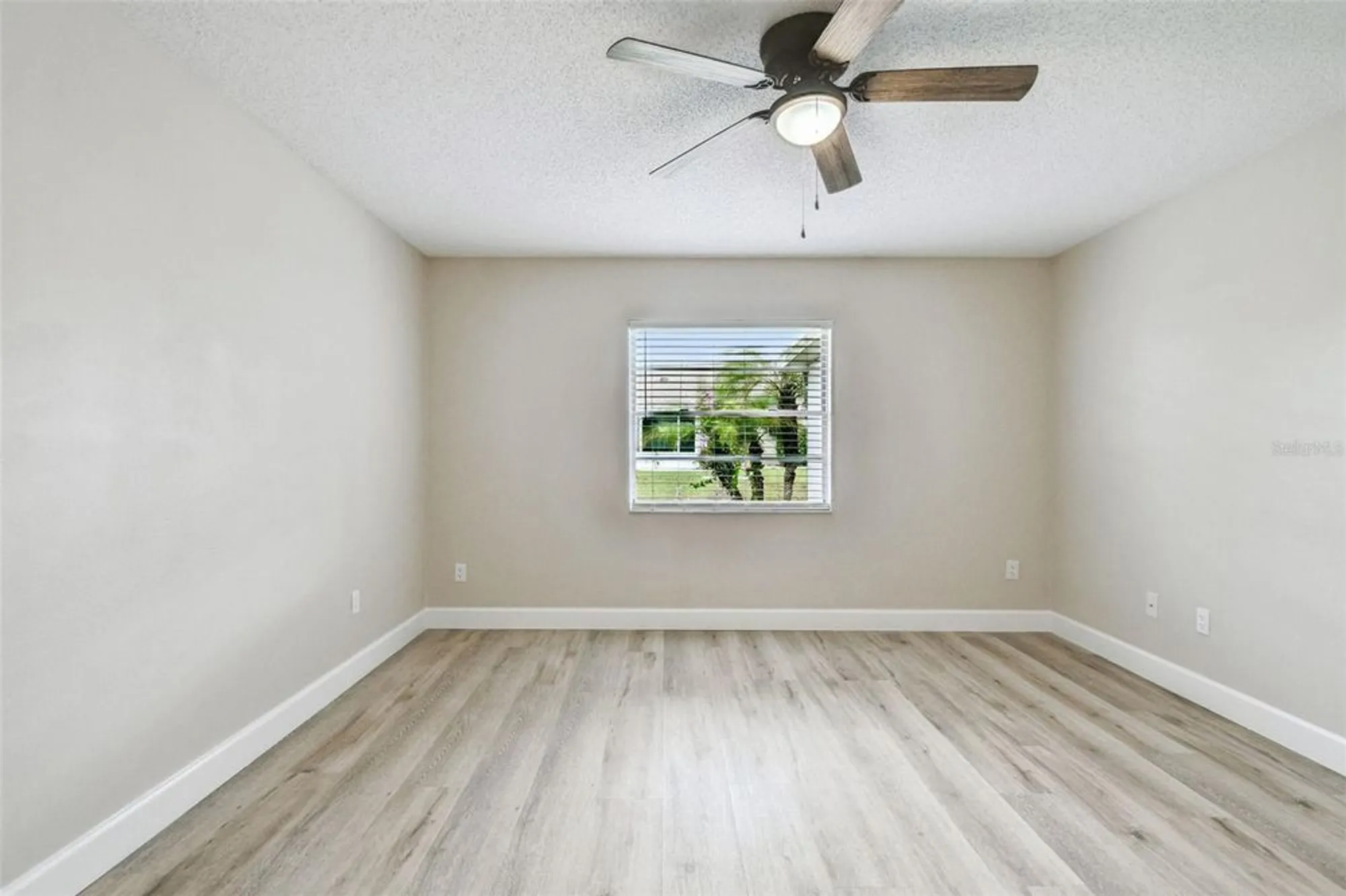 Property Slideshow image 15 of 36 | 1805 butterfly pl, Sun City Center, FL, 33573