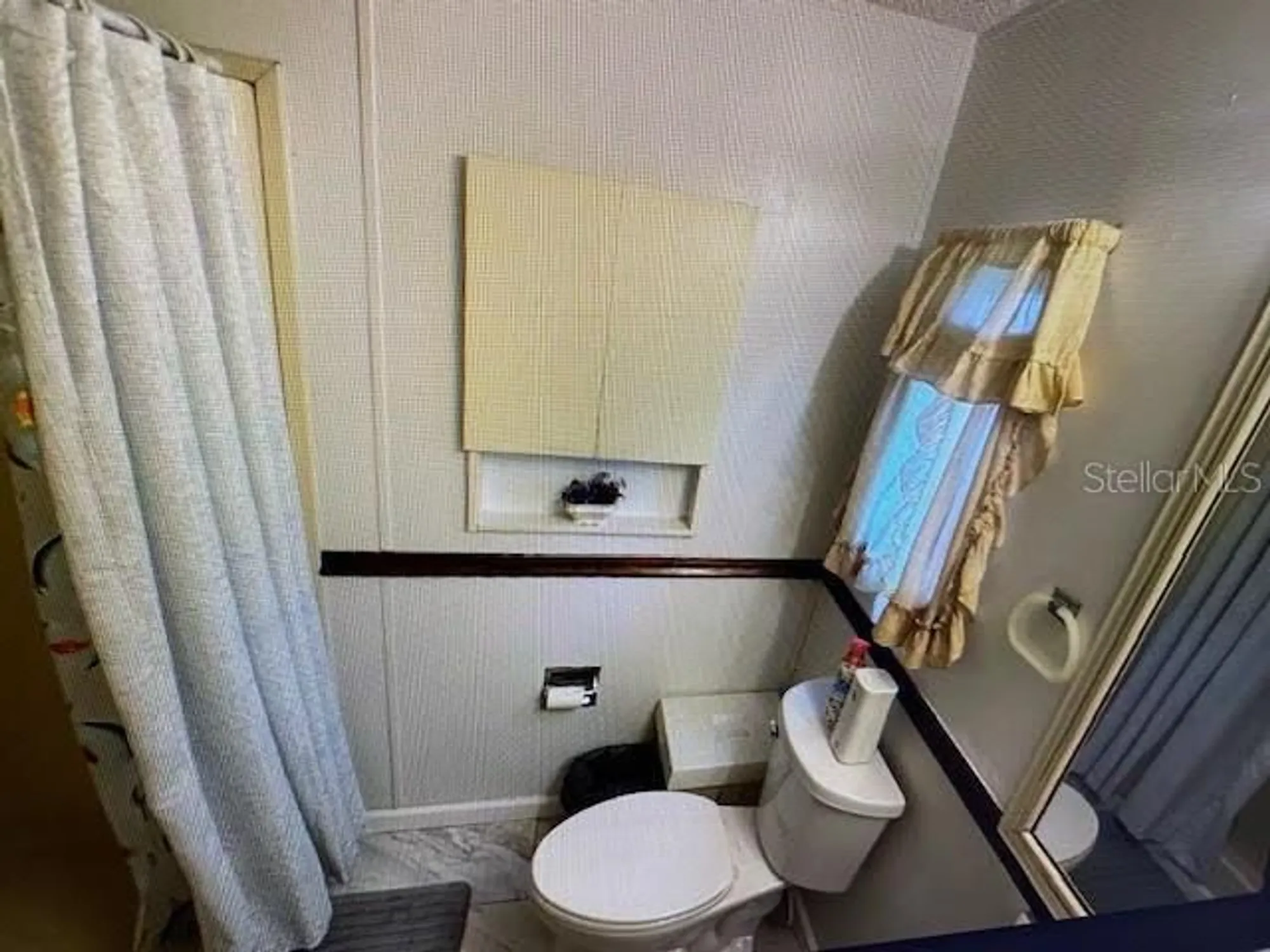 Property Slideshow image 11 of 13 | 127 westwood dr, Leesburg, FL, 34748