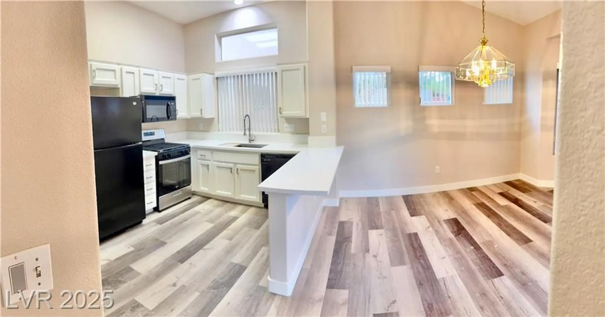 Property Slideshow image 35 of 98 | 10316 bent brook pl, Las Vegas, NV, 89134