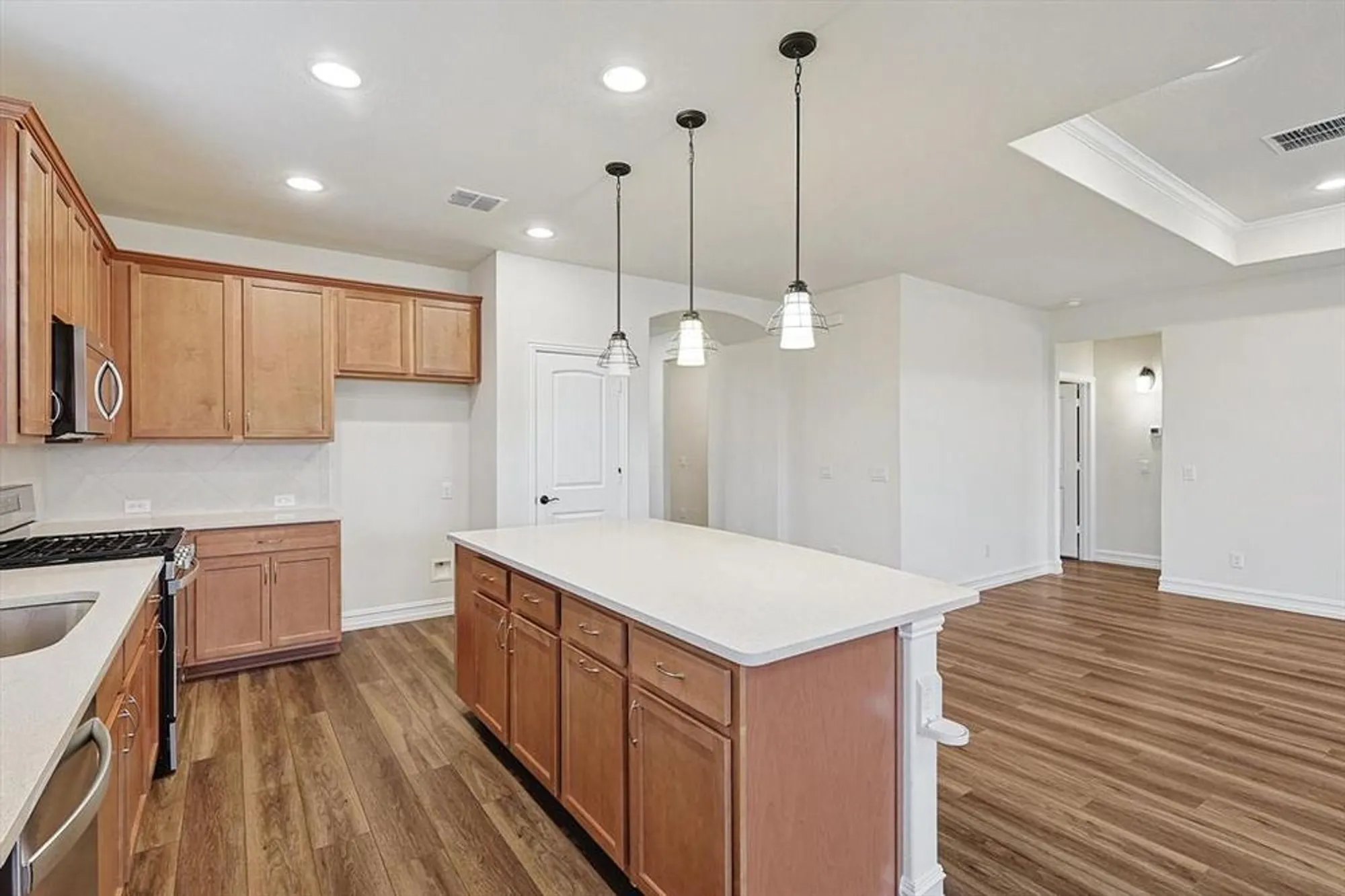 Property Slideshow image 12 of 33 | 948 memorial dr, Aubrey, TX, 76227