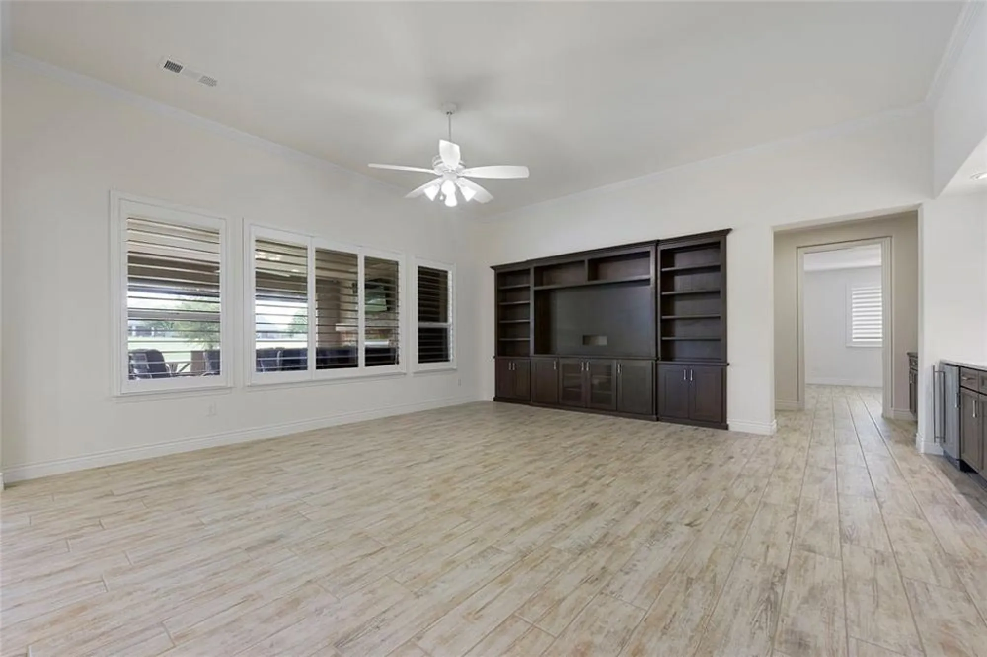 Property Slideshow image 9 of 33 | 9921 flint way, Denton, TX, 76207