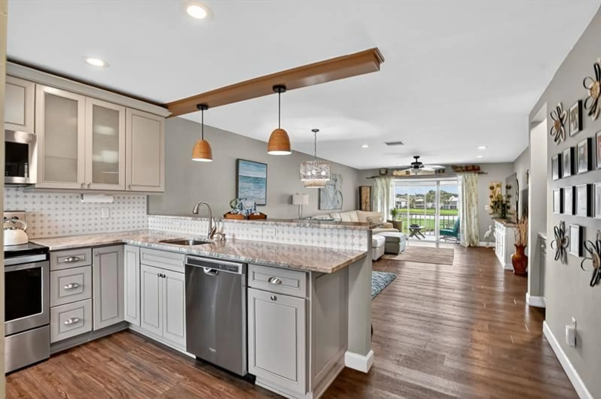 Property Slideshow image 7 of 46 | 21219 lago cir j, Boca Raton, FL, 33433