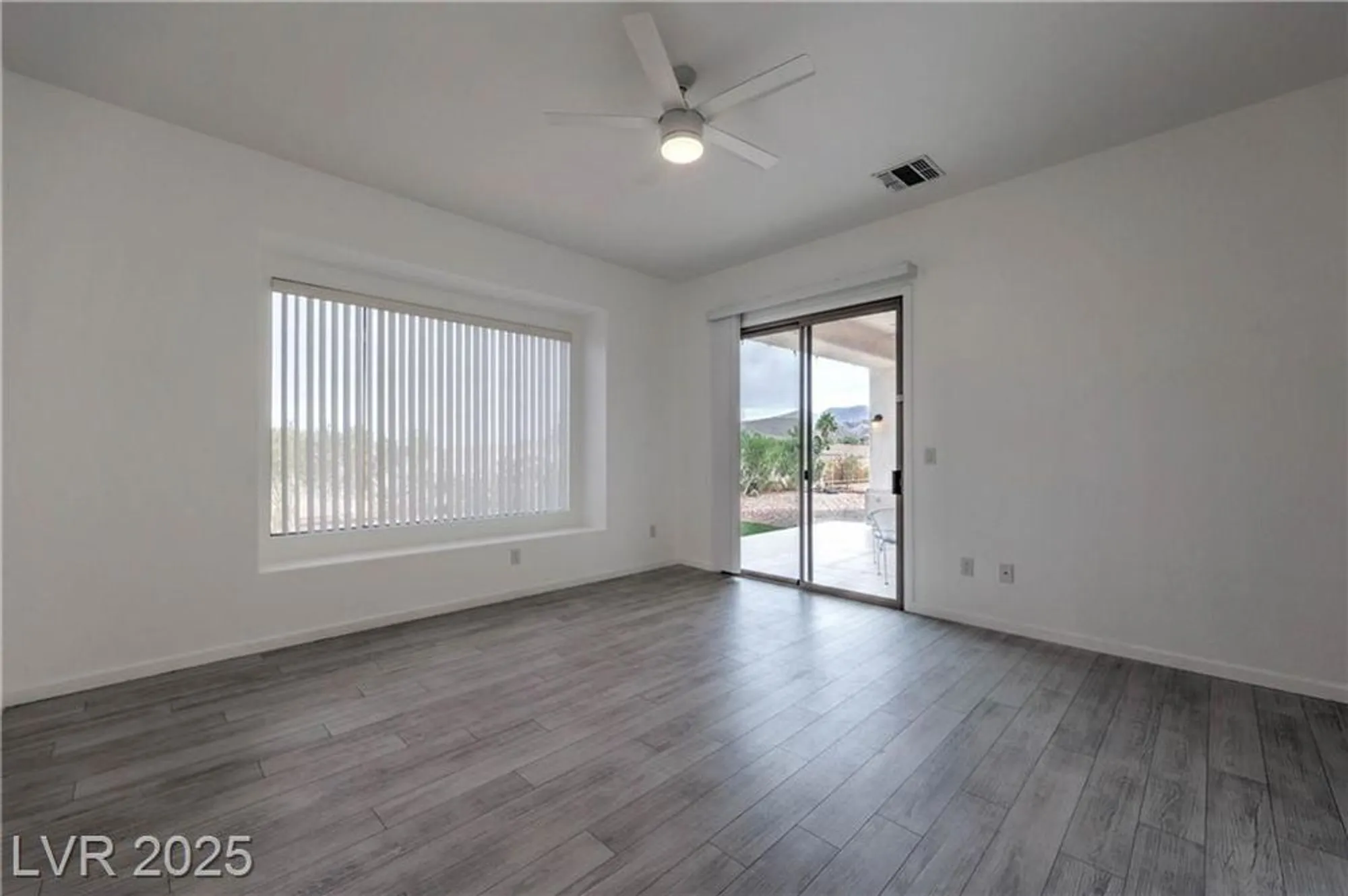 Property Slideshow image 19 of 36 | 562 mountain links dr, Henderson, NV, 89012