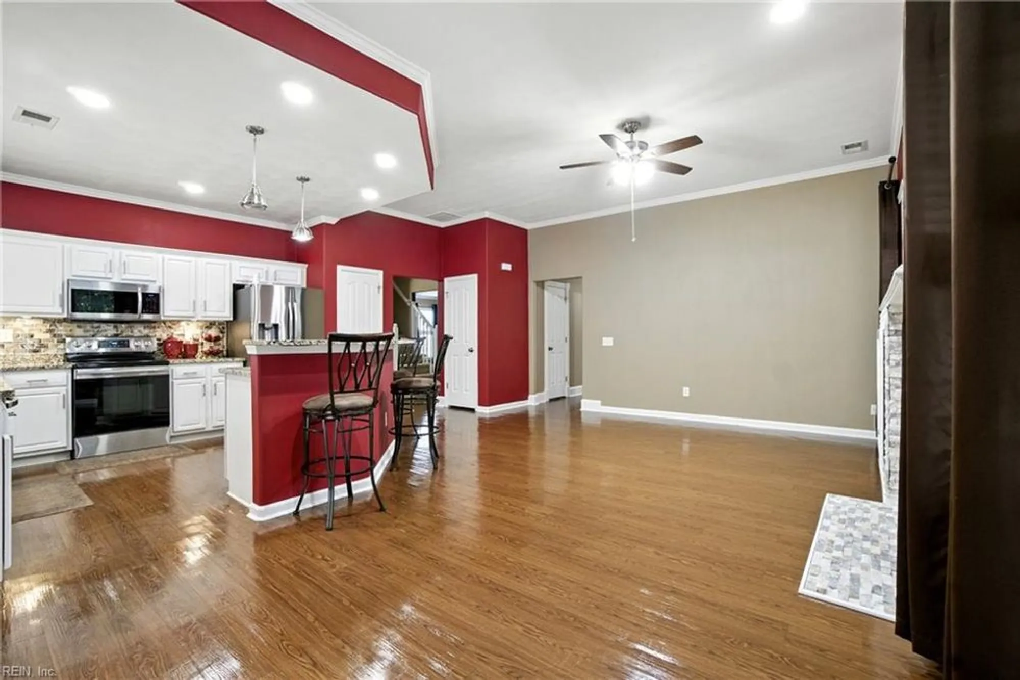 Property Slideshow image 13 of 46 | 809 mason ct, Chesapeake, VA, 23320