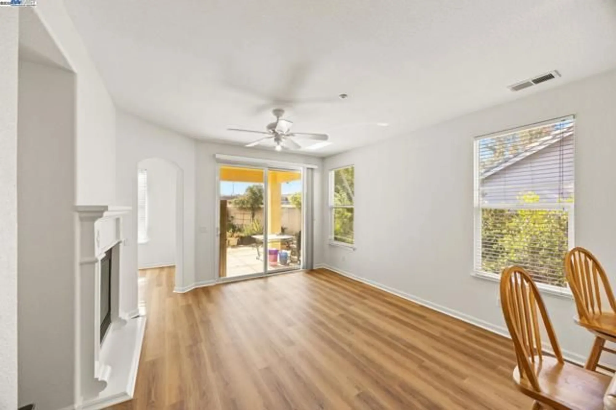 Property Slideshow image 9 of 36 | 993 centennial dr, Brentwood, CA, 94513