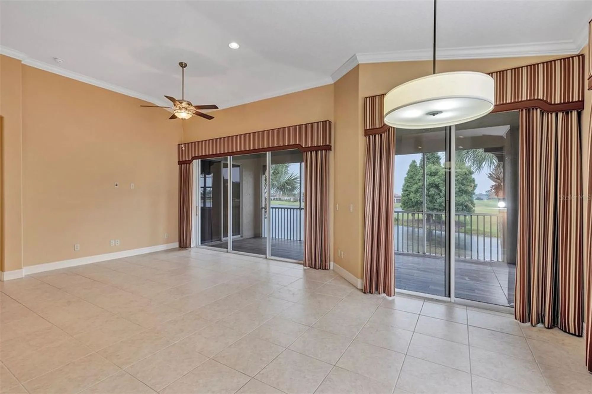 Property Slideshow image 26 of 48 | 1420 emerald dunes dr # 7, Sun City Center, FL, 33573