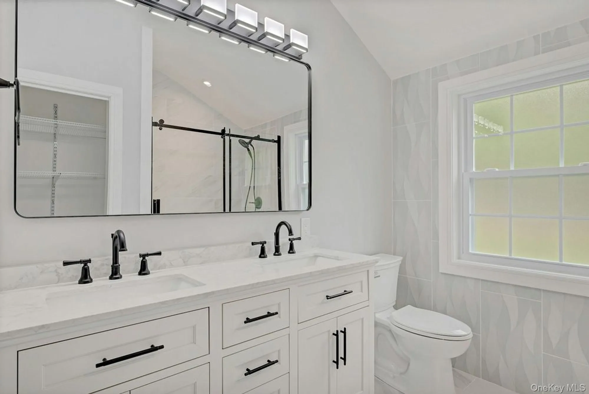 Property Slideshow image 21 of 41 | 509 oak bluff ct, Moriches, NY, 11955