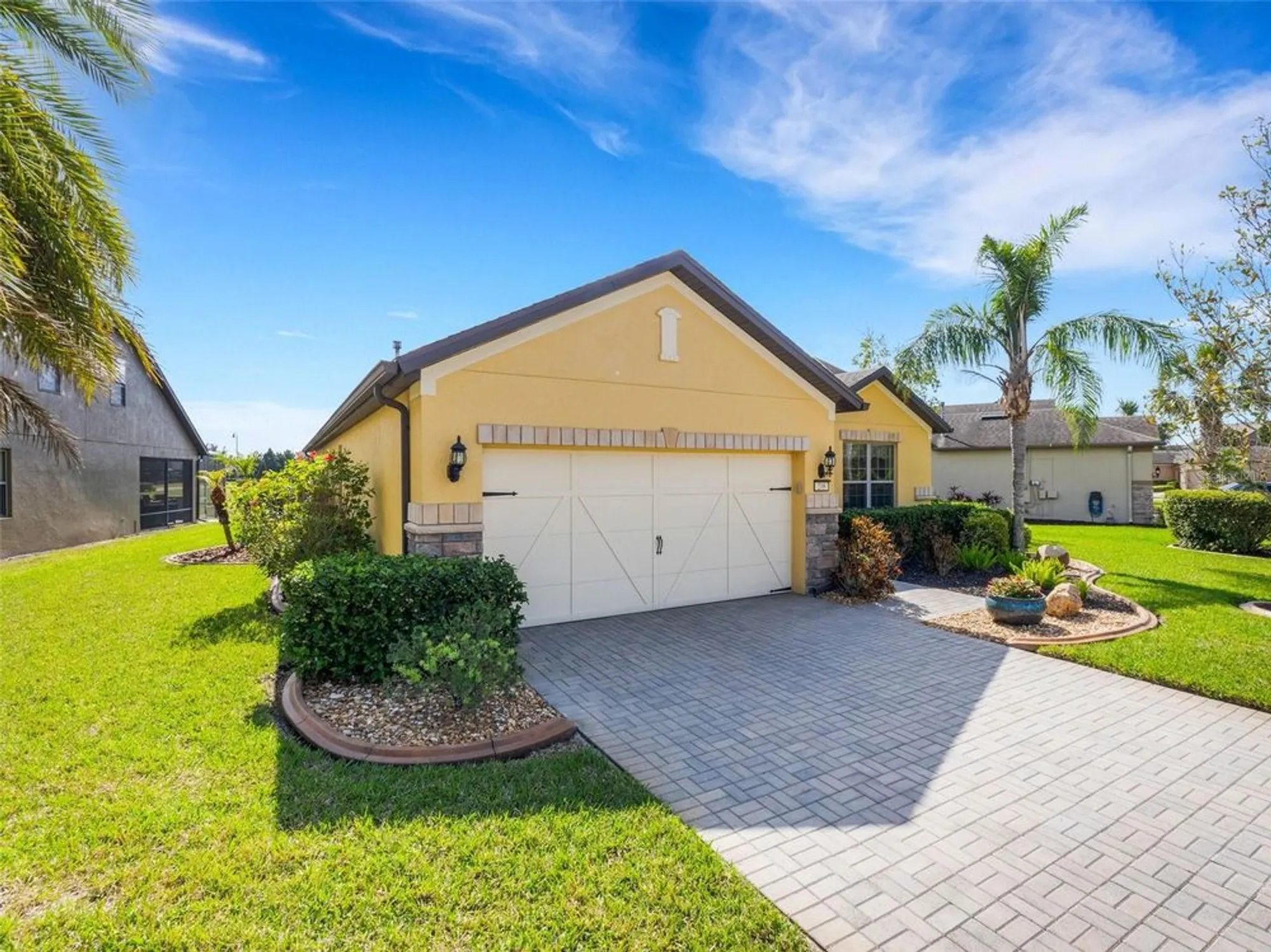 Property Slideshow image 5 of 67 | 208 almeria way, Davenport, FL, 33837