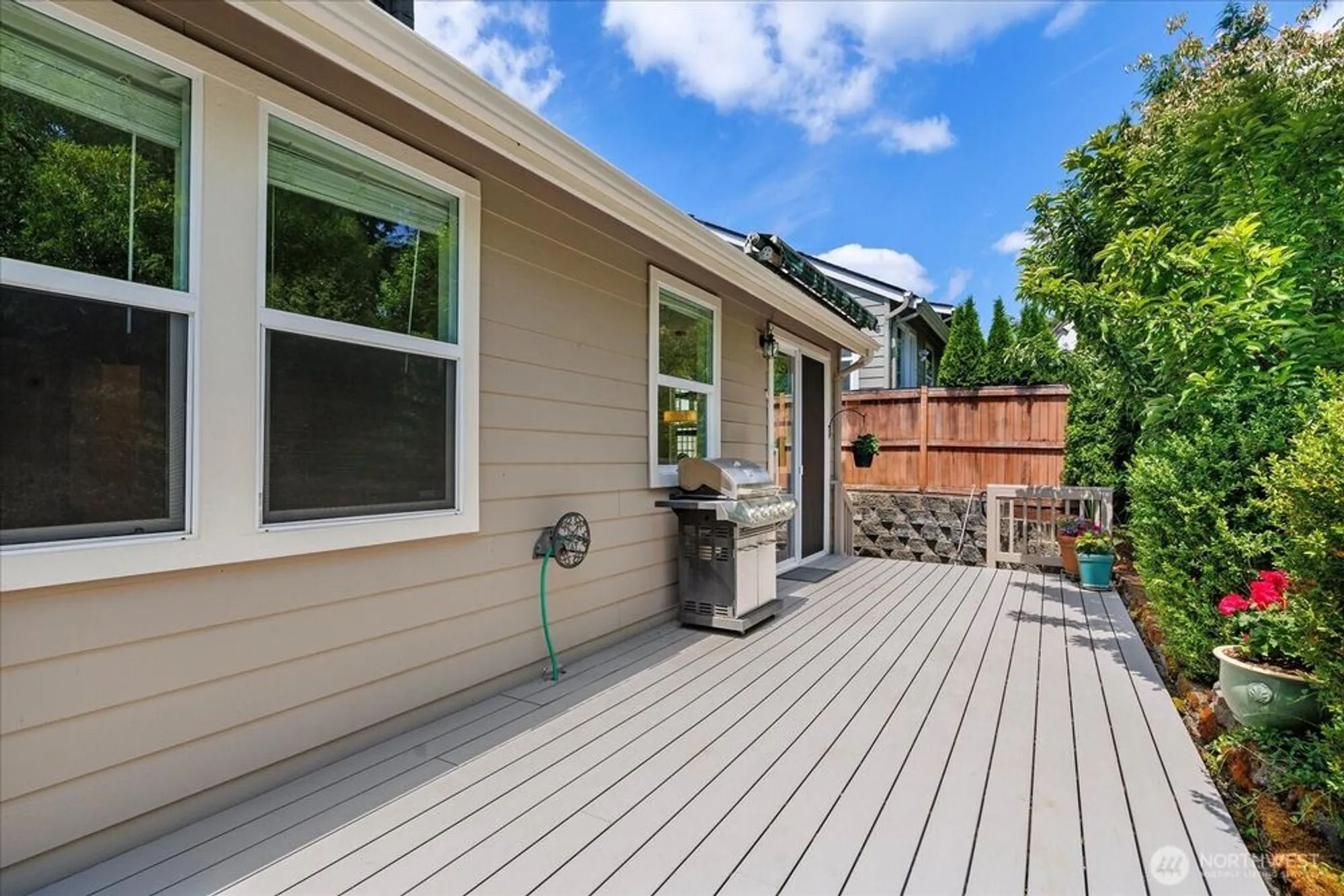 Property Slideshow image 6 of 32 | 13720 231st ln, Redmond, WA, 98053