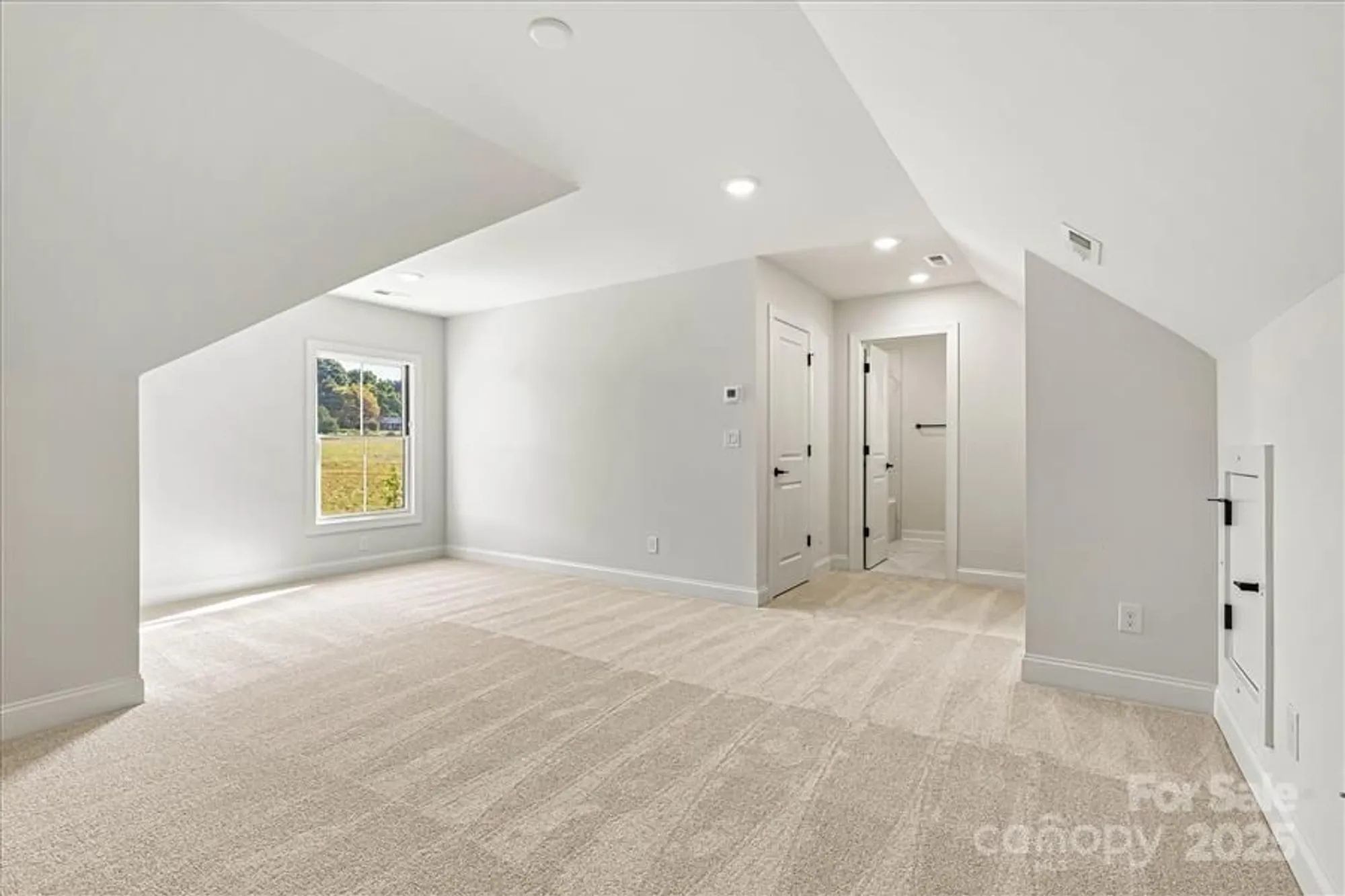 Property Slideshow image 26 of 34 | 114 alenda lux cir # 3, Mooresville, NC, 28115