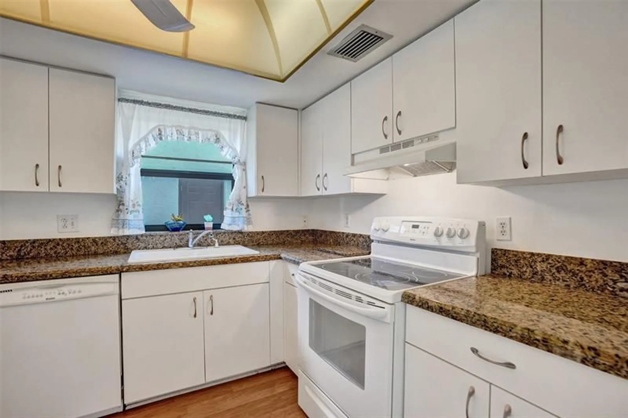 Property Slideshow image 11 of 68 | 2359 sw 16th dr, Deerfield Beach, FL, 33442
