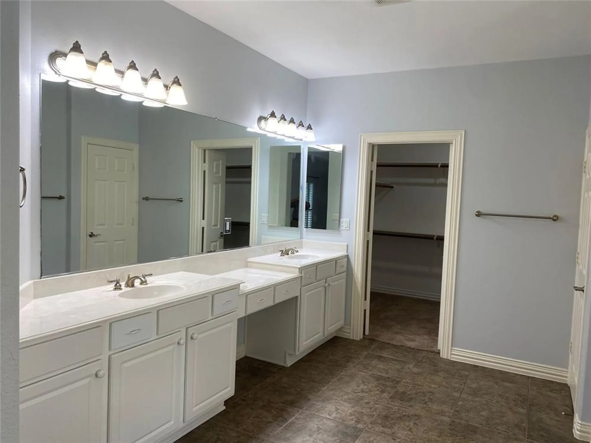 Property Slideshow image 10 of 24 | 9909 grandview dr, Denton, TX, 76207