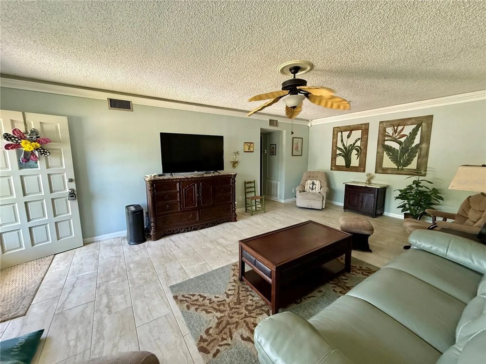 Property Slideshow image 5 of 49 | 2293 swedish dr 21, Clearwater, FL, 33763