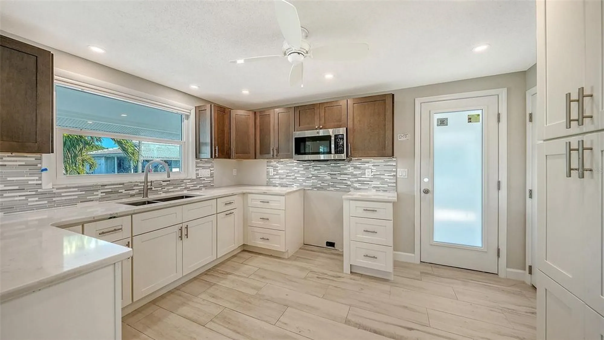 Property Slideshow image 6 of 39 | 738 el centro, Longboat Key, FL, 34228