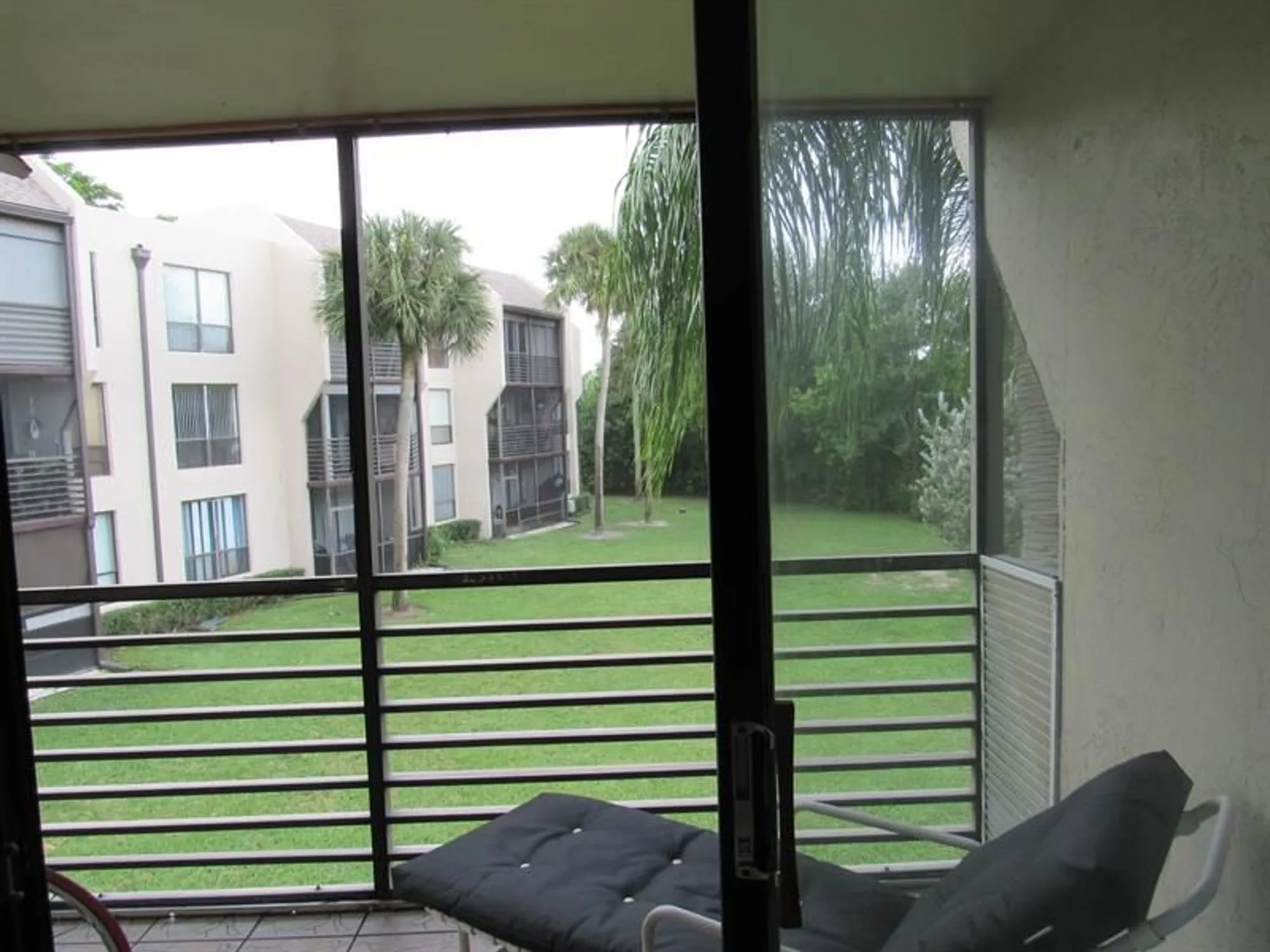 Property Slideshow image 10 of 52 | 6351 n university dr 224, Tamarac, FL, 33321