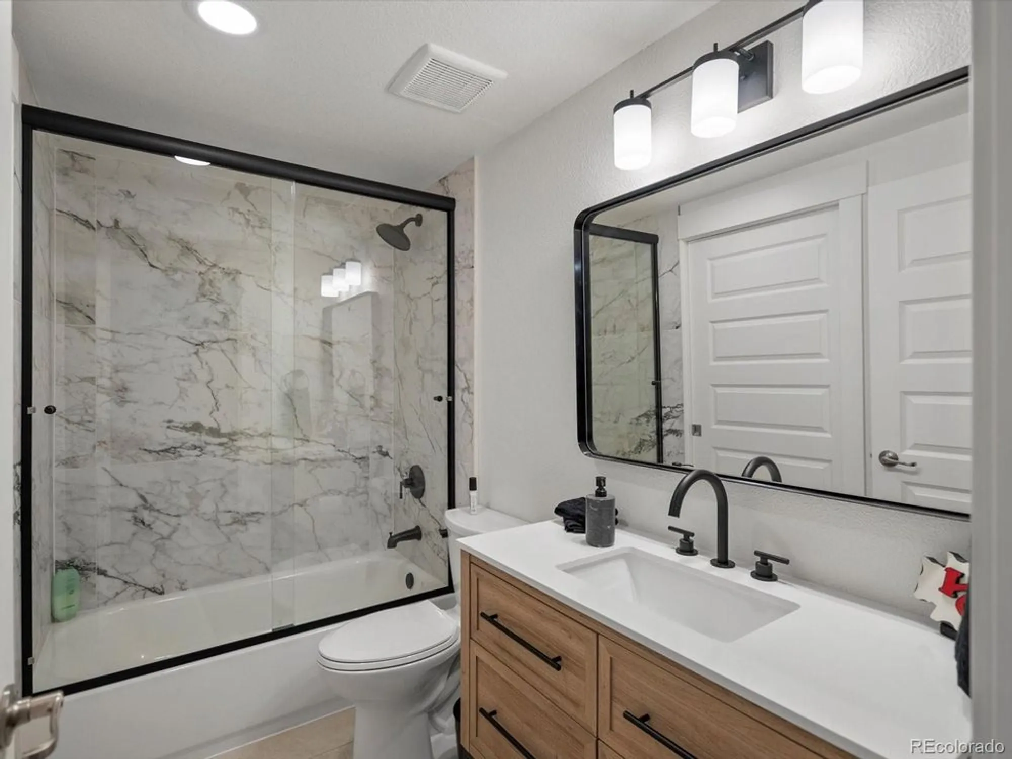 Property Slideshow image 33 of 38 | 9035 s shawnee ct, Aurora, CO, 80016