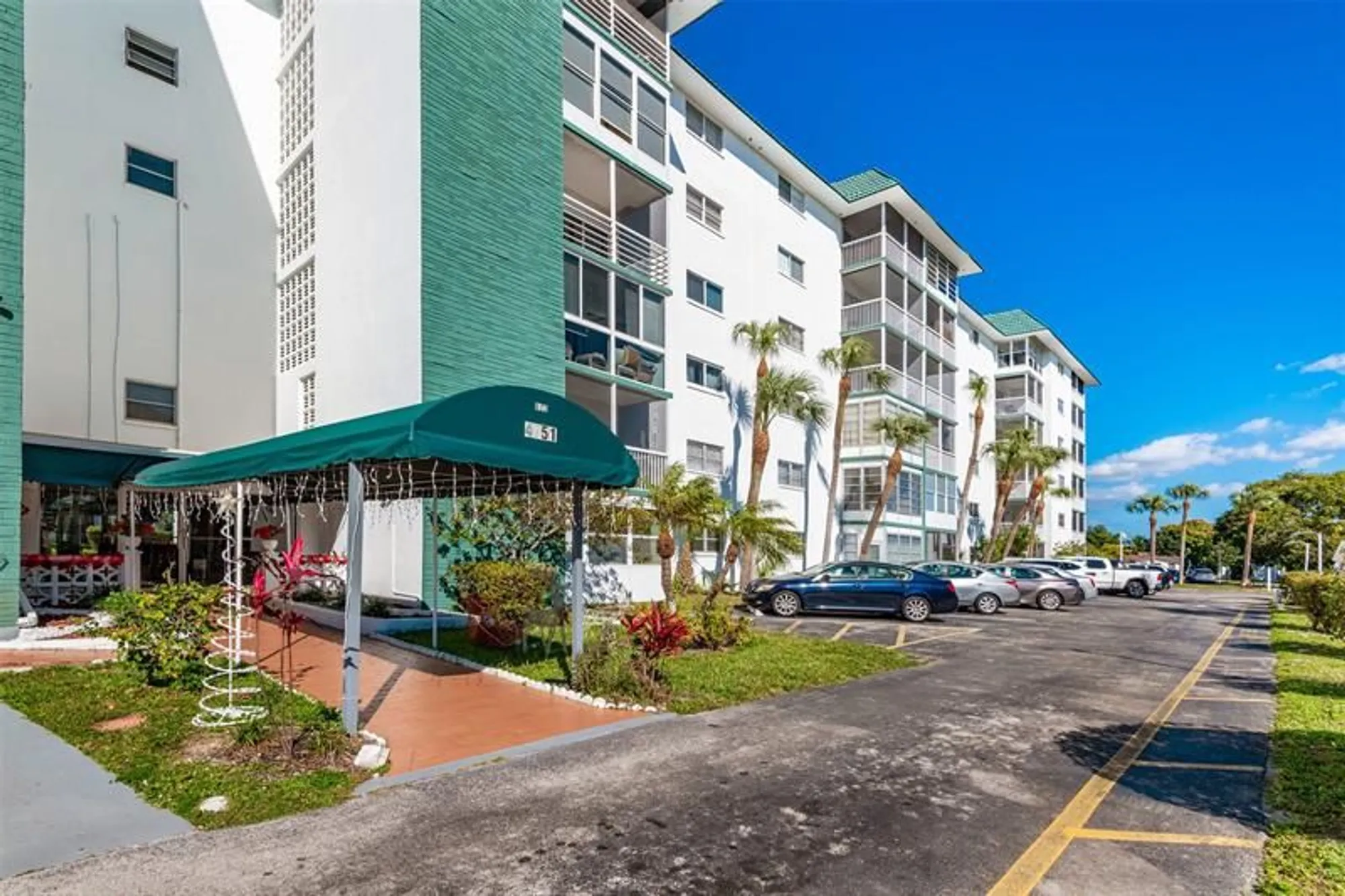 Property Slideshow image 18 of 45 | 4751 nw 21st st 4p, Lauderhill, FL, 33313