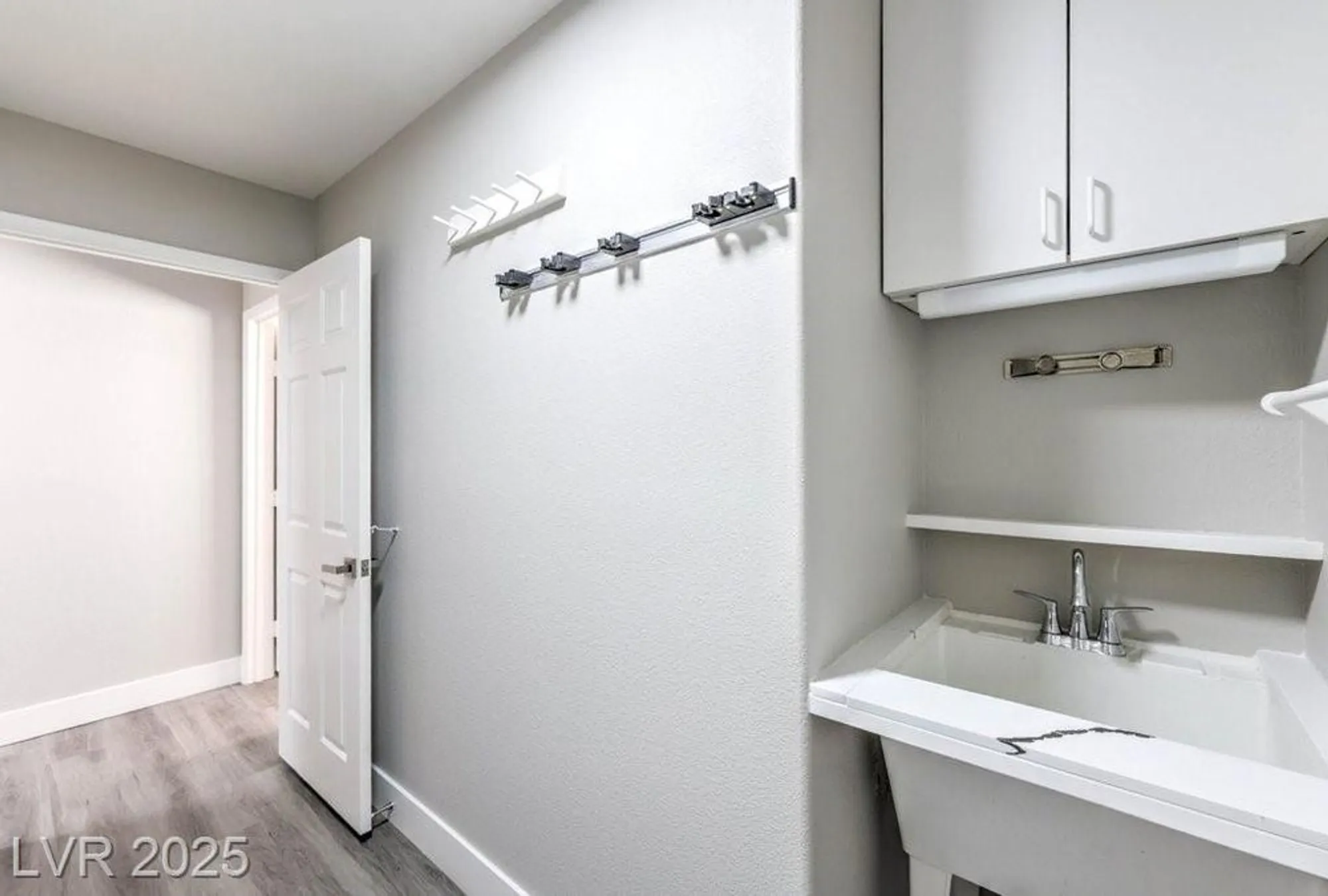 Property Slideshow image 42 of 63 | 5433 honey mesquite ln, Las Vegas, NV, 89130