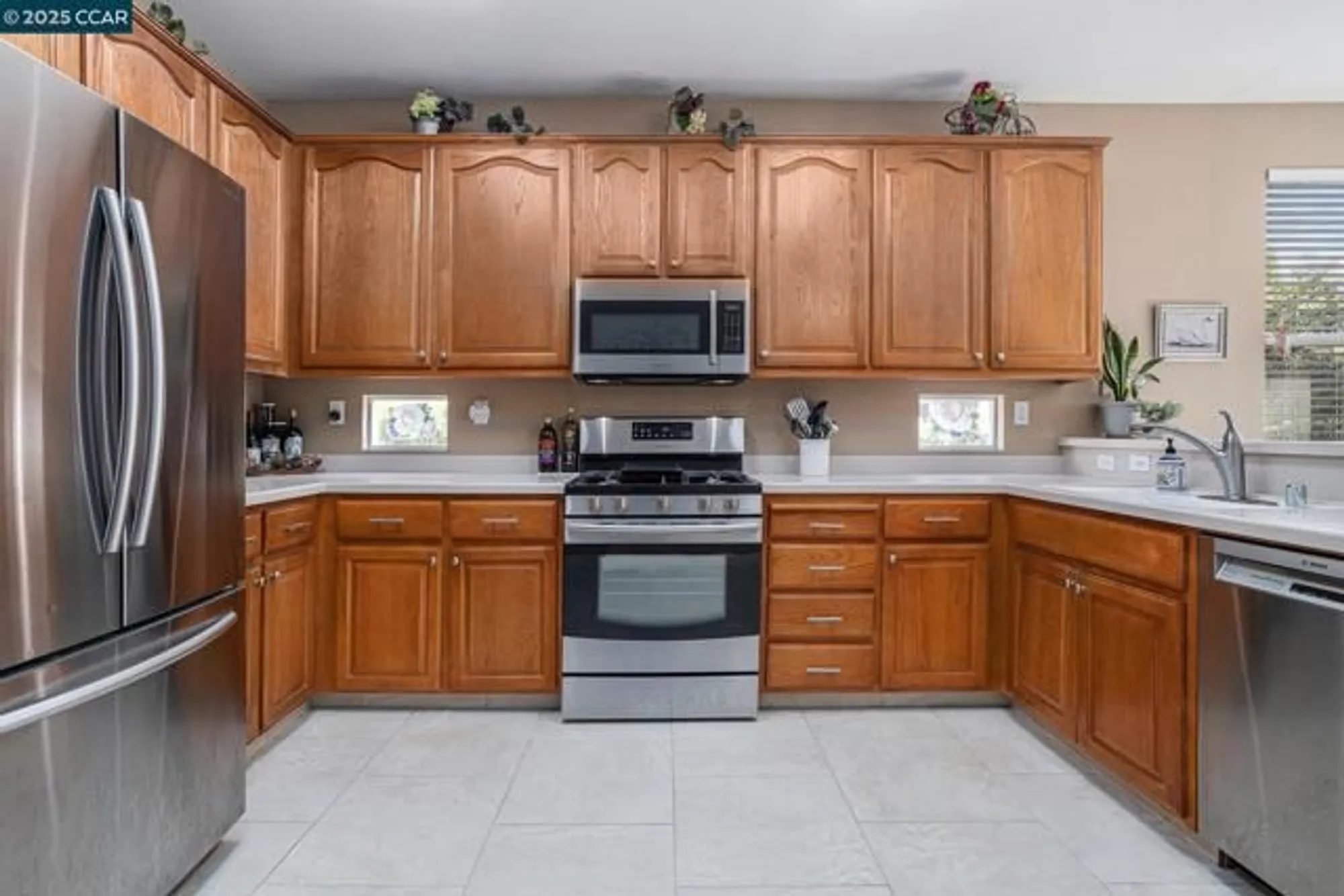 Property Slideshow image 7 of 29 | 2030 kent dr, Brentwood, CA, 94513