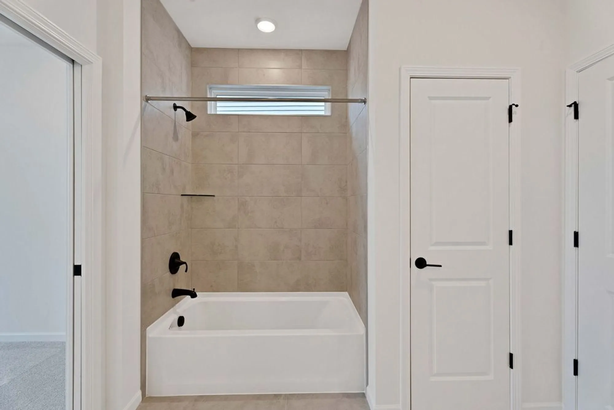 Property Slideshow image 16 of 28 | 3146 bellwether dr, Aurora, IL, 60503